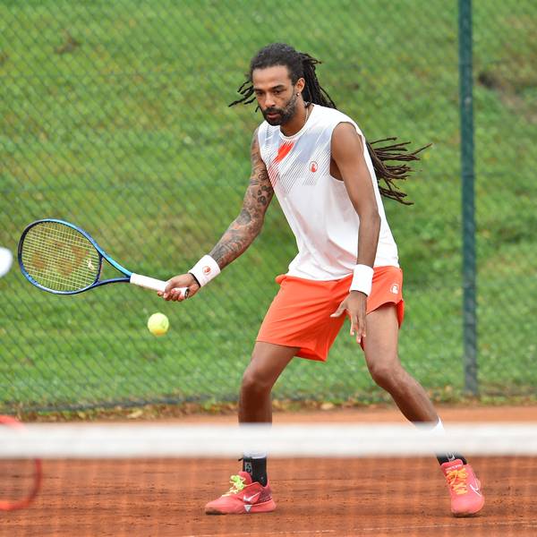 Tennis 2. Herren Bundesliga Nord Saison 2024: Kölner THC Stadion Rot-Weiss - HTC Blau-Weiß Krefeld am 14.07.2024 im REWE Sportpark in Köln Wesley Koolhof Kölner THC Stadion Rot-Weiss , vorne - Dustin Brown Kölner THC Stadion Rot-Weiss , hinten Nordrhein-Westfalen Deutschland *** Tennis 2 Mens Bundesliga North Season 2024 Kölner THC Stadion Rot Weiss HTC Blau Weiß Krefeld on 14 07 2024 at REWE Sportpark in Cologne Wesley Koolhof Kölner THC Stadion Rot Weiss , front Dustin Brown Kölner THC Stadion Rot Weiss , back Nordrhein Westfalen Germany
