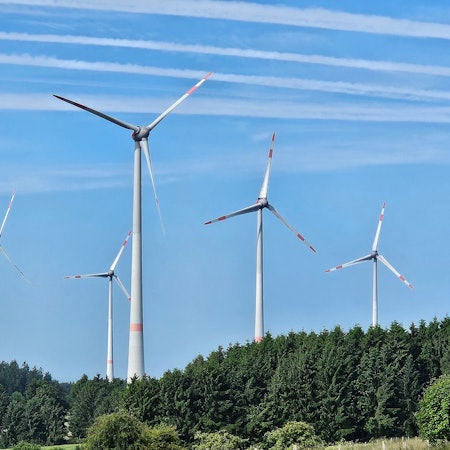 Symbolbild: Windräder in Schöneseiffen.