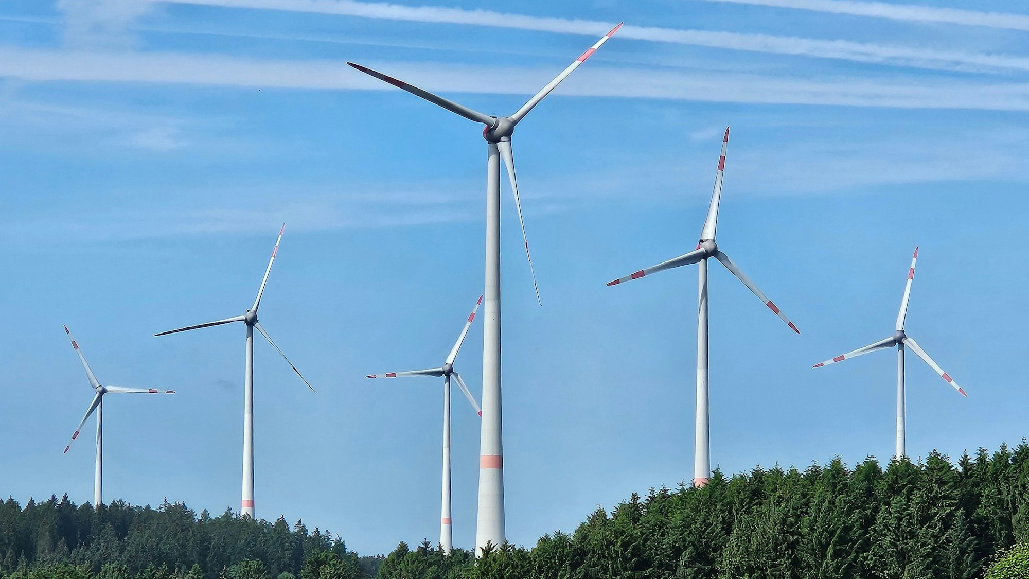 Sechs Windräder in Schöneseiffen