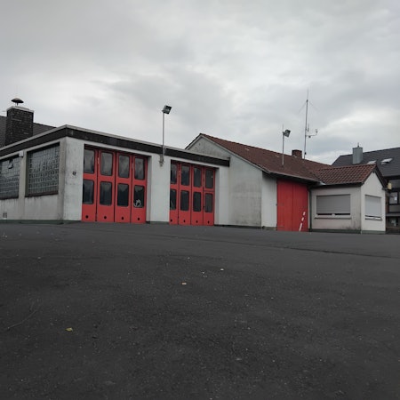 Für das Grundstück der alten Feuerwache an der Ringstraße startet die Gemeinde einen Investorenwettbewerb.