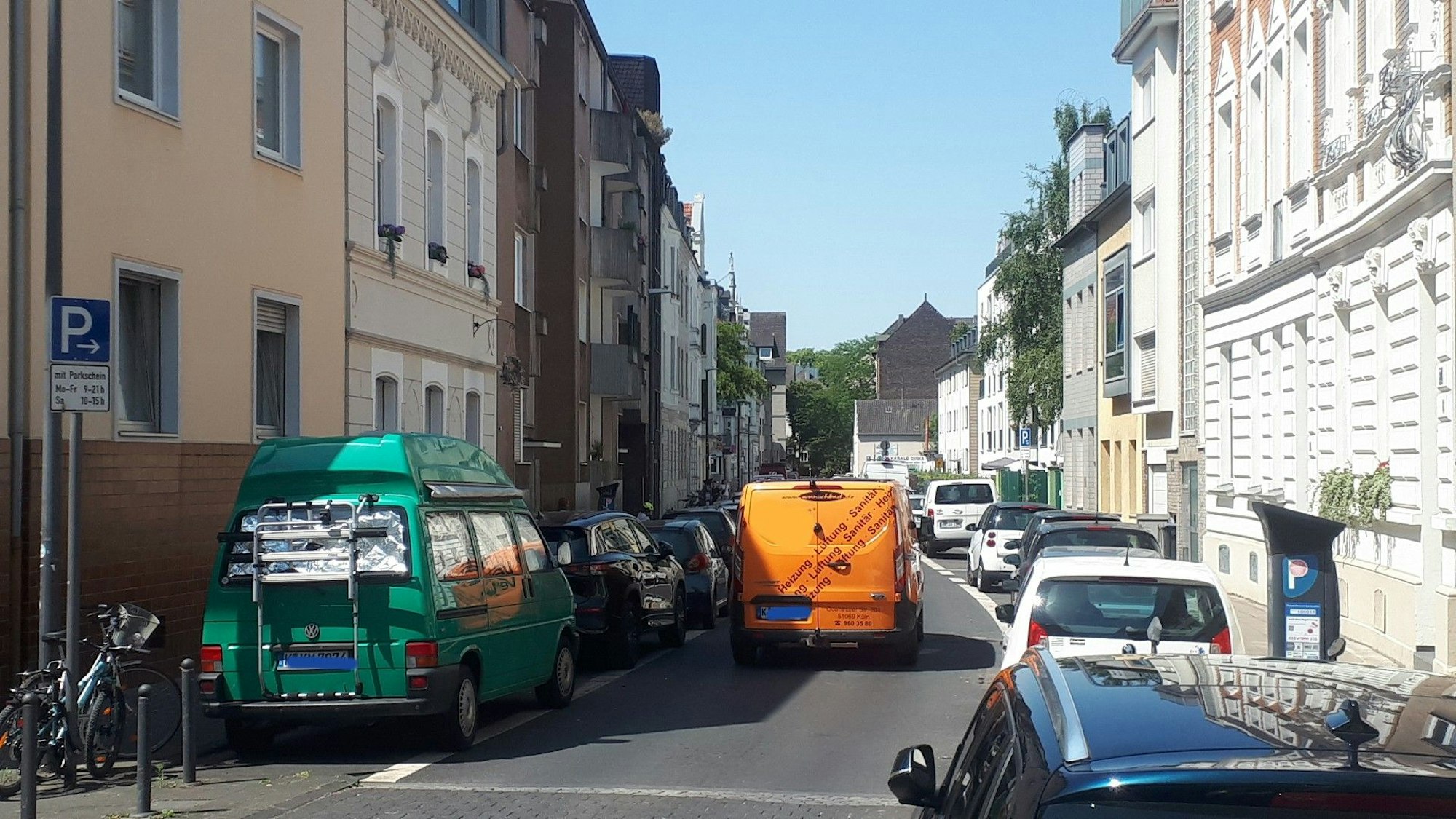 Das Bild zeigt die befahrene Nordstraße in Nippes