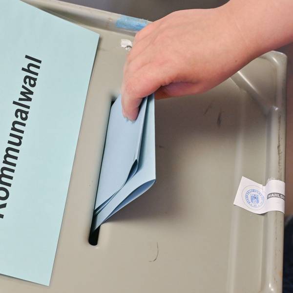 Eine Wahlurne für die Kommunalwahl.