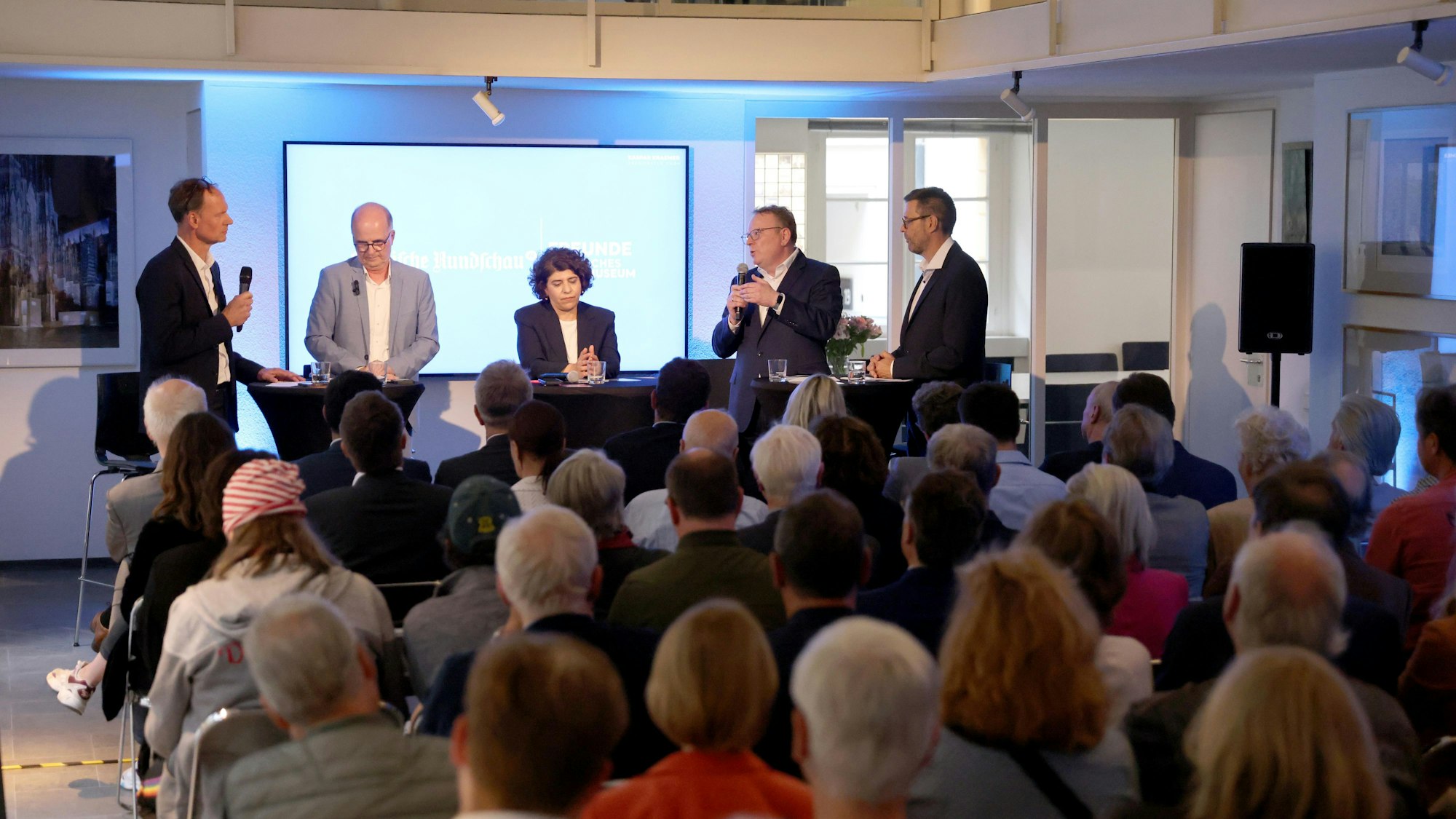 Großes Interesse: 120 Besucherinnen und Besucher kamen ins Architekturbüro Kaspar Kraemer.