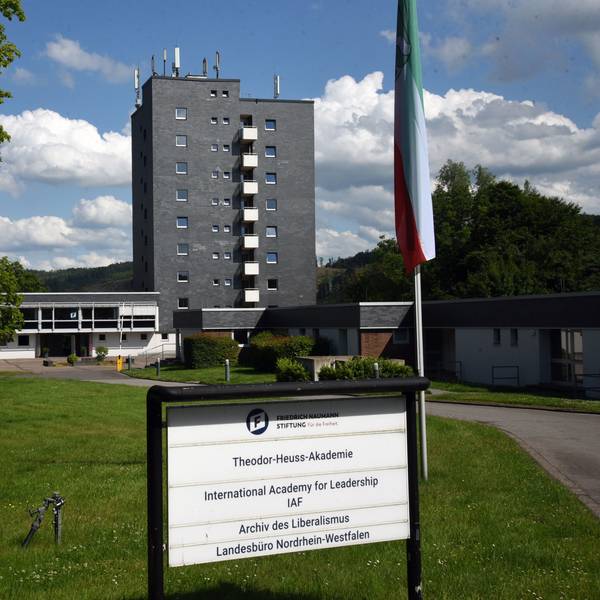 Eine Außenansicht der Akademie.