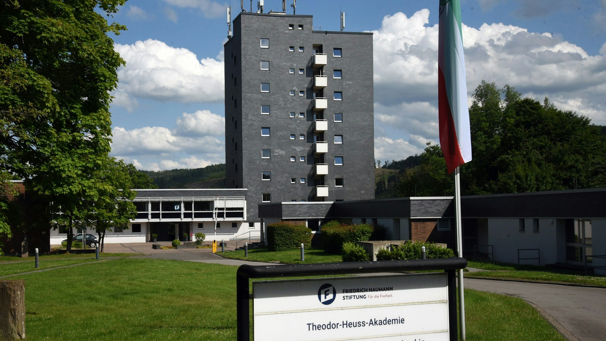 Eine Außenansicht der Akademie.