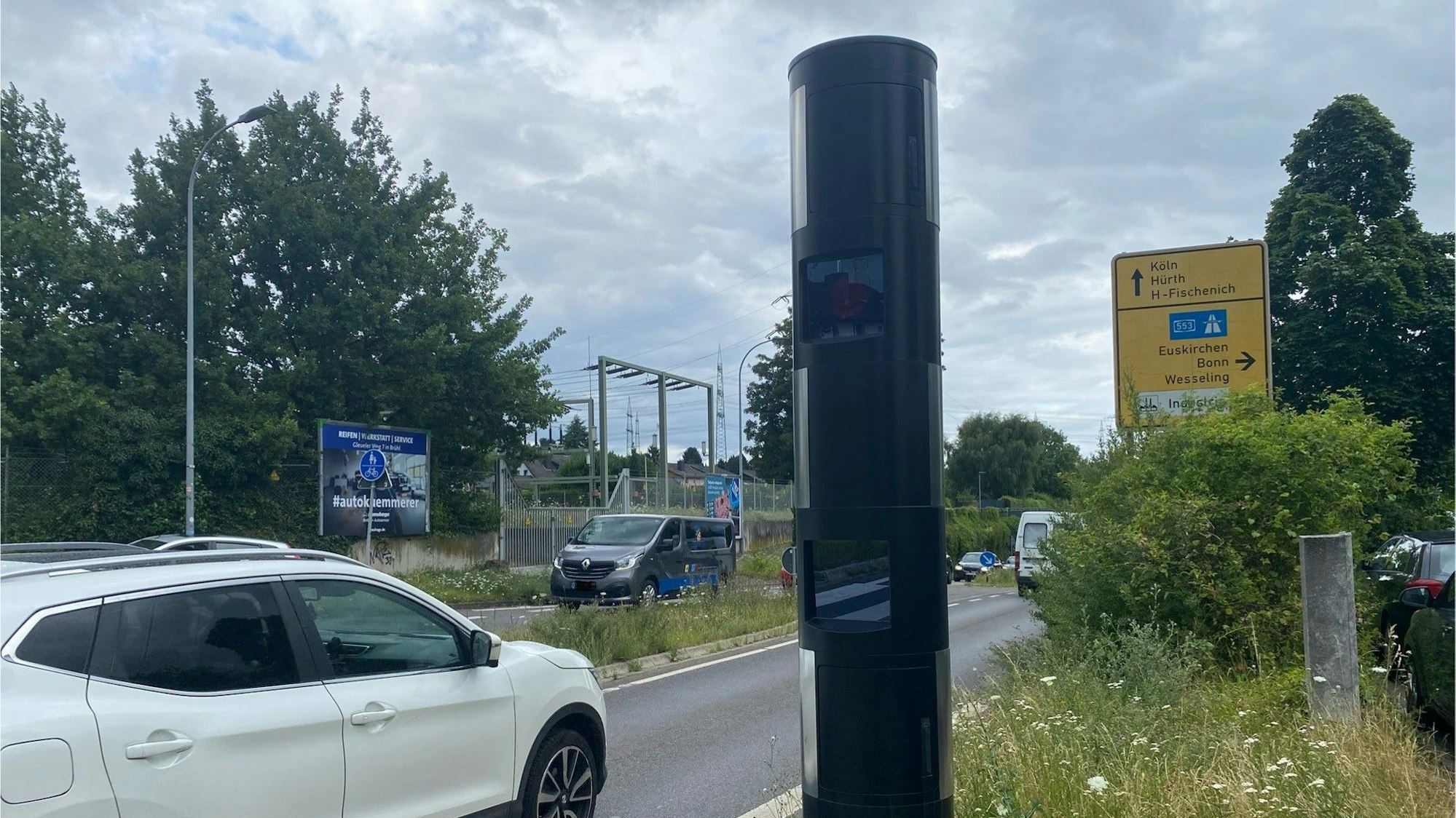 Zu sehen ist ein Blitzer.