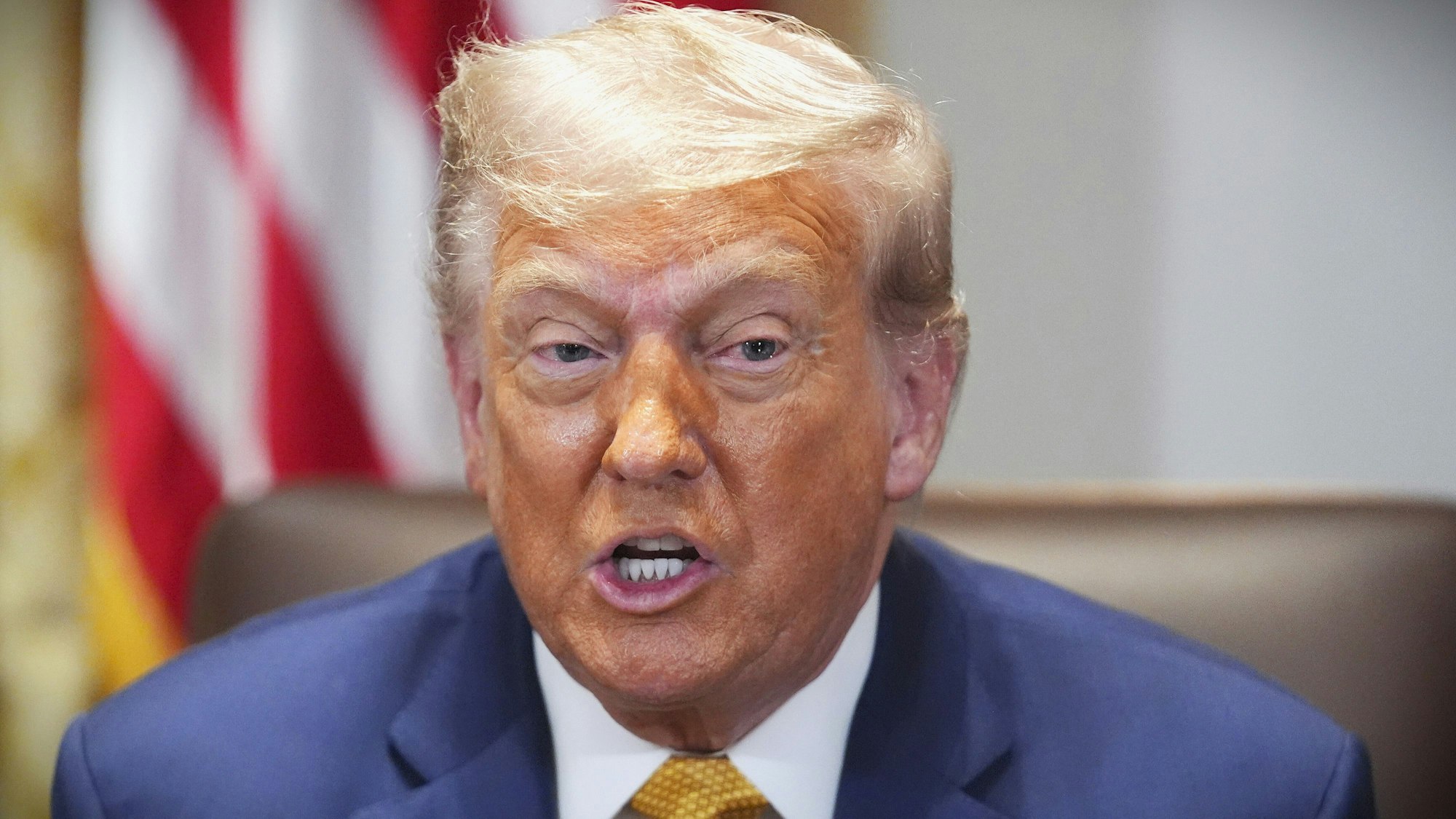 US-Präsident Donald Trump spricht während einer Kabinettssitzung im Weißen Haus.