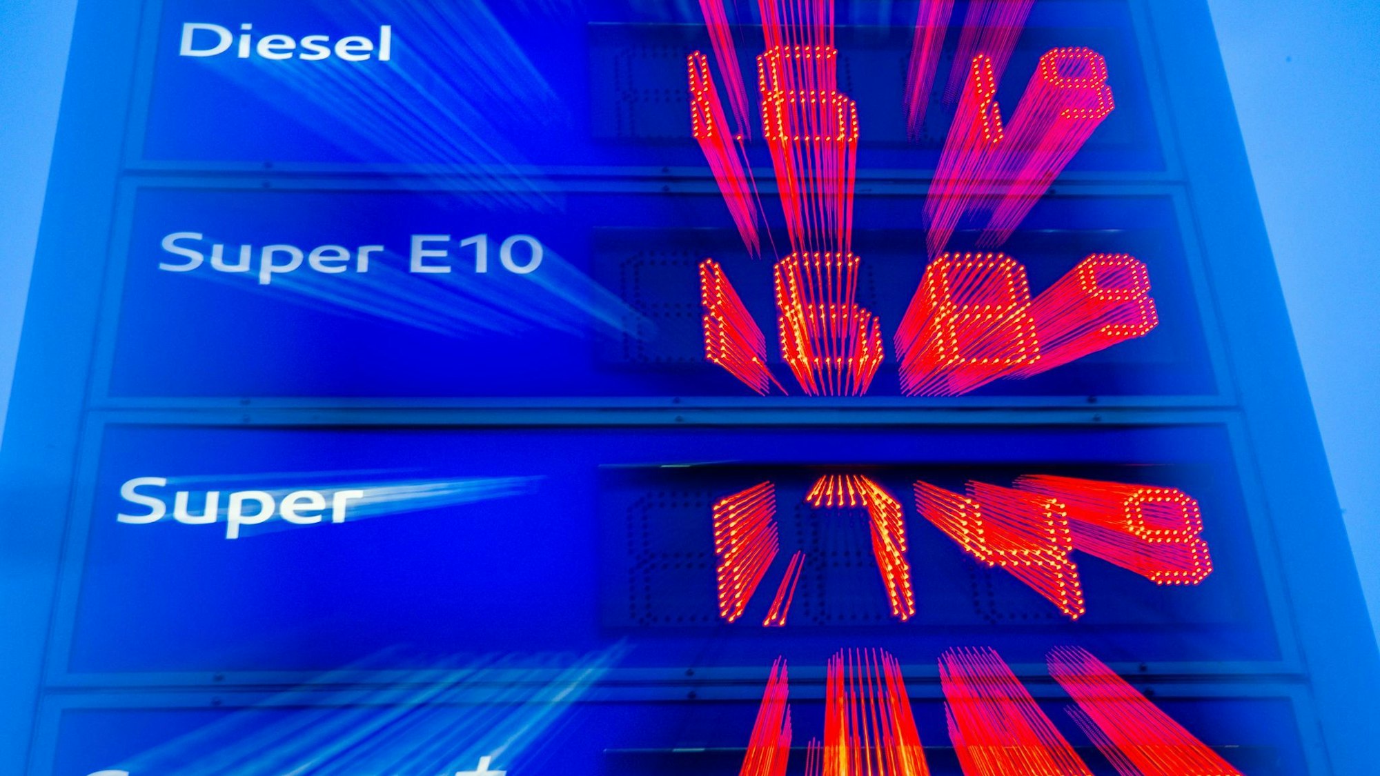 Wie geht es weiter mit den Spritpreisen? (Archivbild)