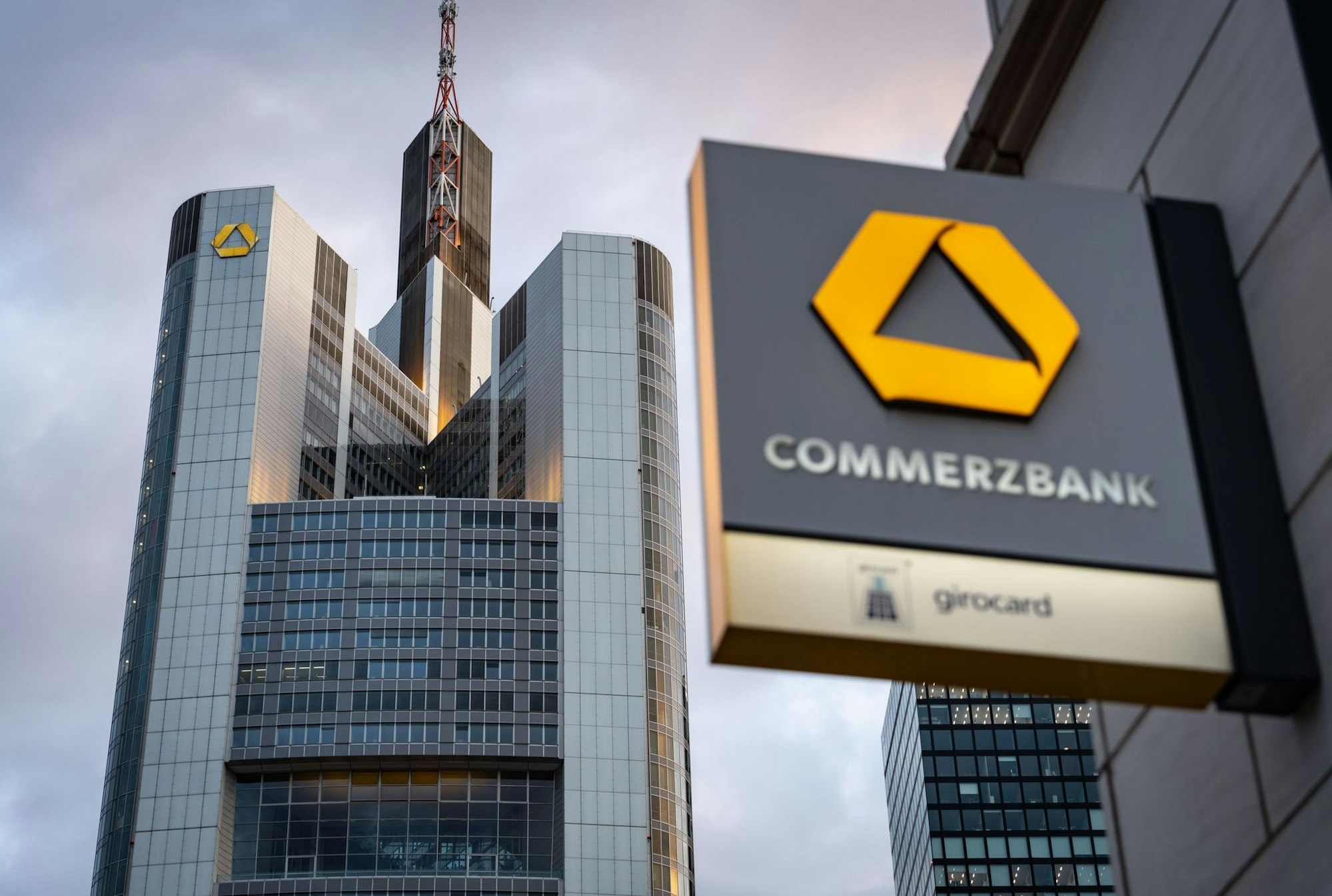 Die Commerzbank wehrt sich seit Monaten gegen Übernahmeambitionen der Unicredit. (Archivbild)