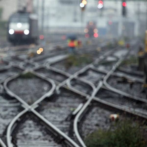 Die Weichen sind gestellt – Gleise am Kölner Hauptbahnhof.