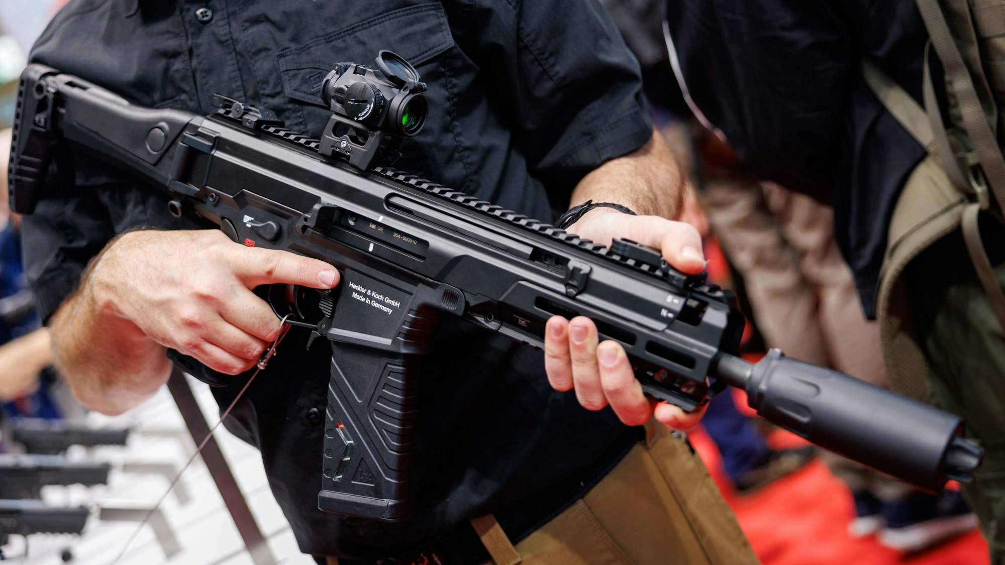 Unternehmen aus der Rüstungsbranche klagen über hohe Hürden bei der Kontoeröffnung und Kreditvergaben.