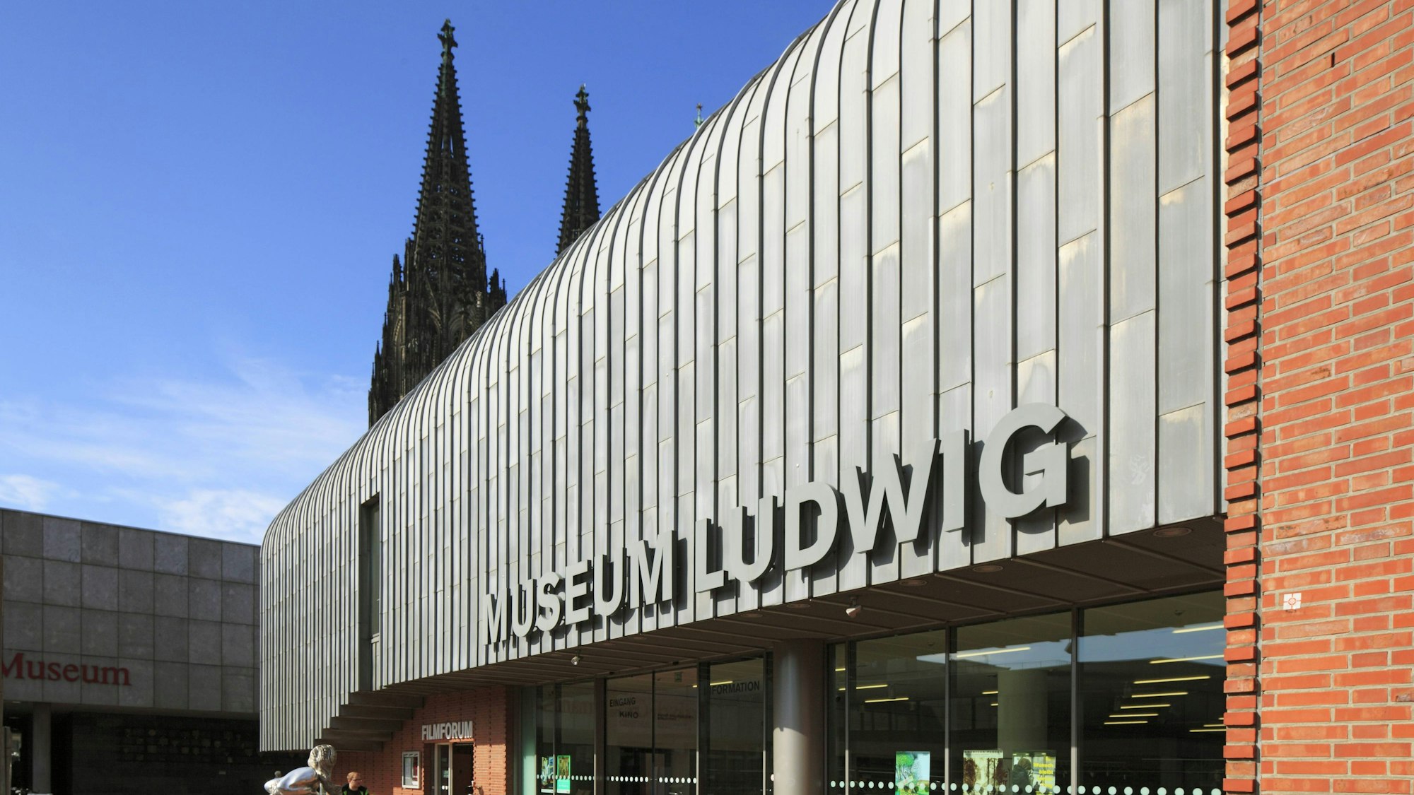 Das Museum Ludwig in Köln bietet in diesem Jahr eine besondere Ausstellung, die in Kooperation mit Kölner Schulkindern kuratiert wurde. (Archivbild)