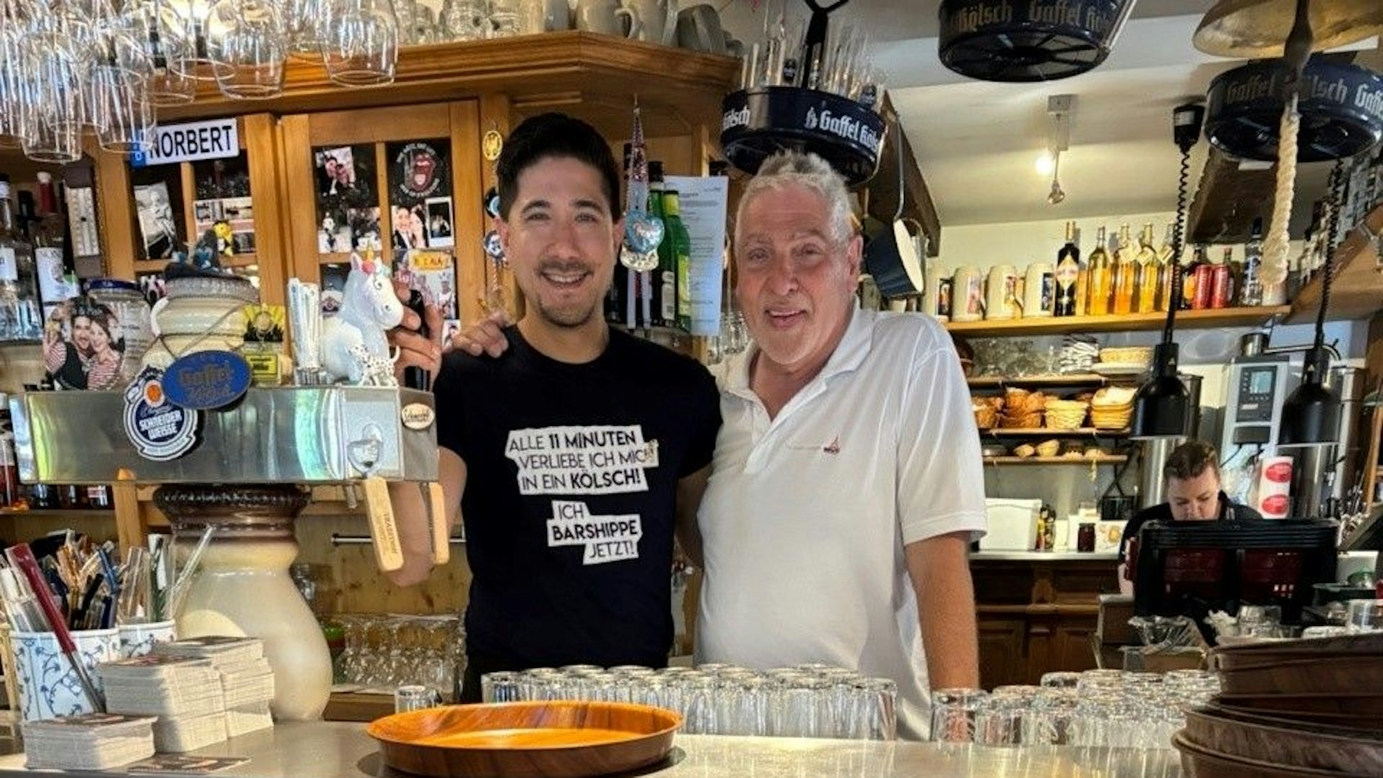 Der Gastwirt Norbert und Sohn Mike Schäfer