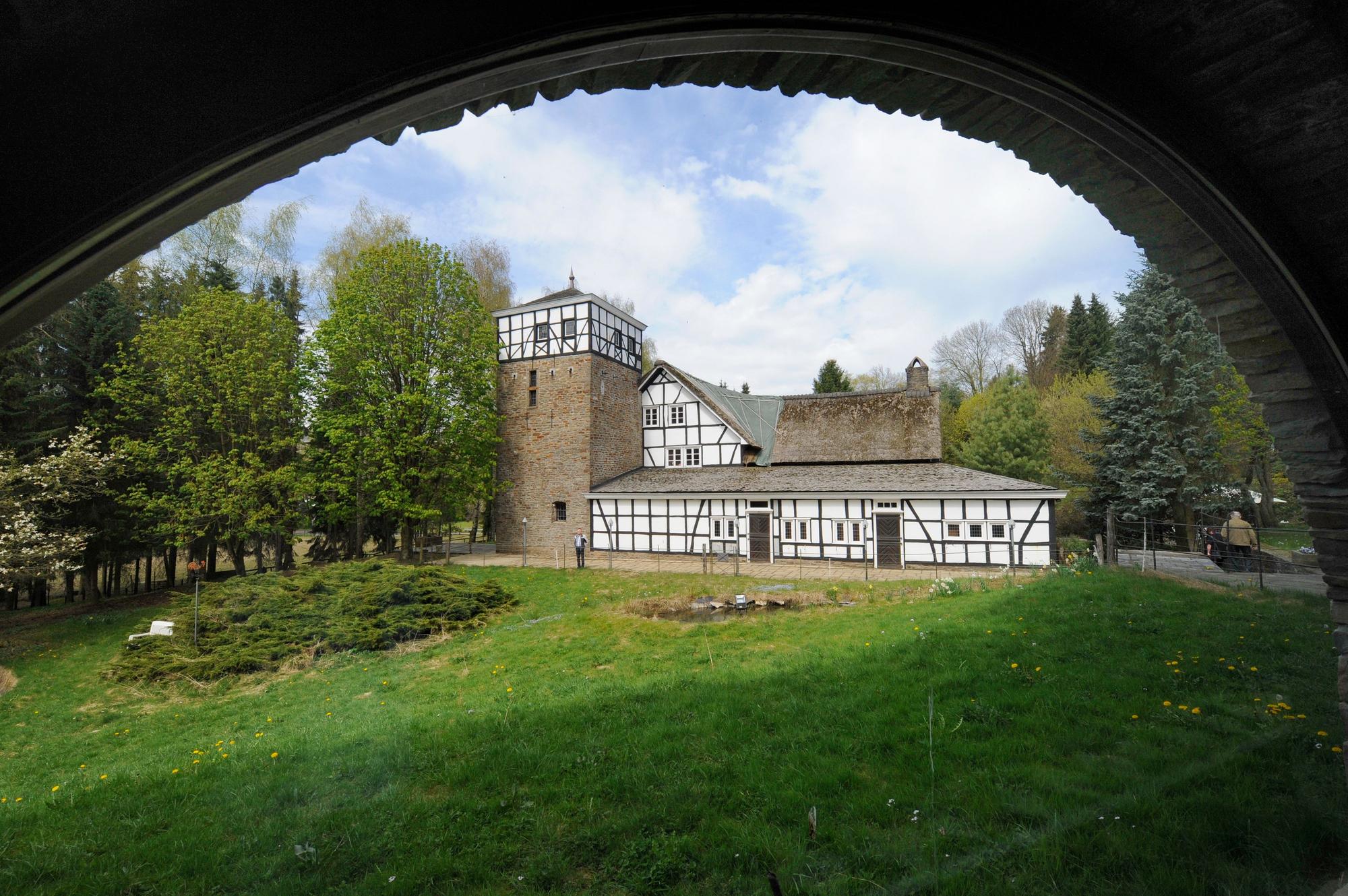 Blick von Haus Varresbeck zum Haupthof