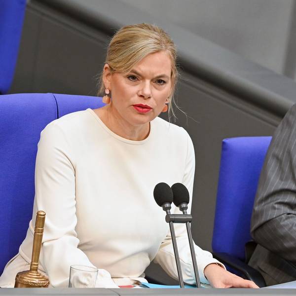Julia Klöckner, Bundestagspräsidentin: Der Bundestag stimmt ohne Aussprache über die Wahlvorschläge des Wahlausschusses für die Richter des Bundesverfassungsgerichts ab.