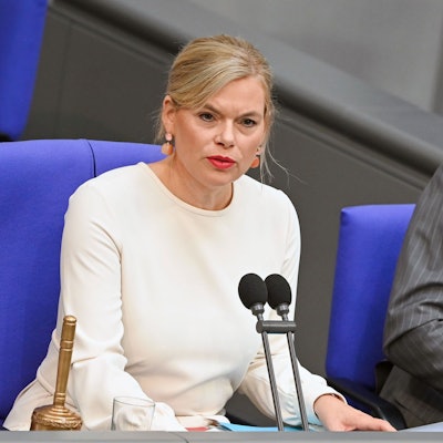 Julia Klöckner, Bundestagspräsidentin: Der Bundestag stimmt ohne Aussprache über die Wahlvorschläge des Wahlausschusses für die Richter des Bundesverfassungsgerichts ab.