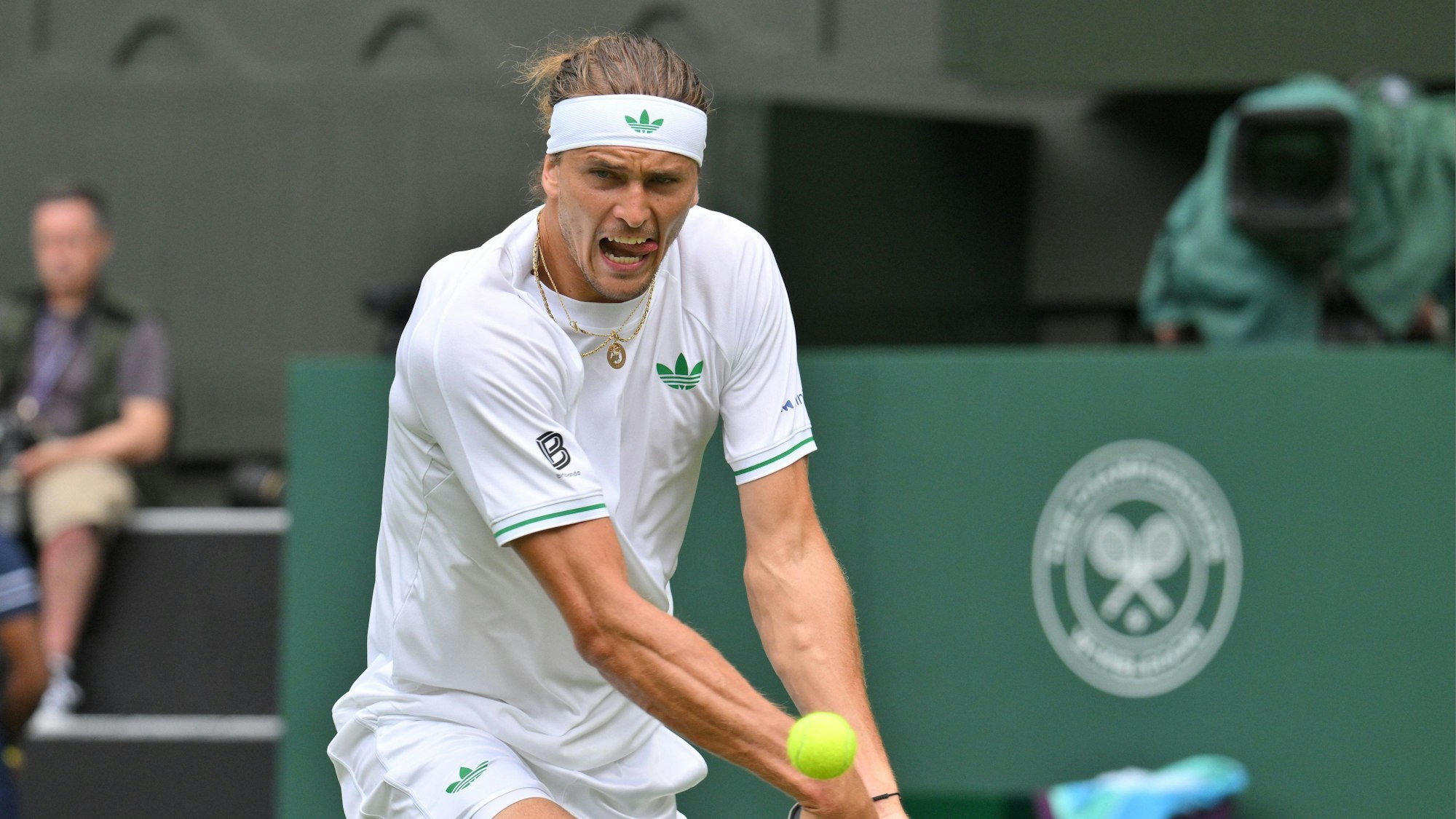 Alexander Zverev scheitert in Wimbledon früh – hier im Erstrundenmatch gegen den Franzosen Arthur Rinderknech am 1. Juli 2025.
