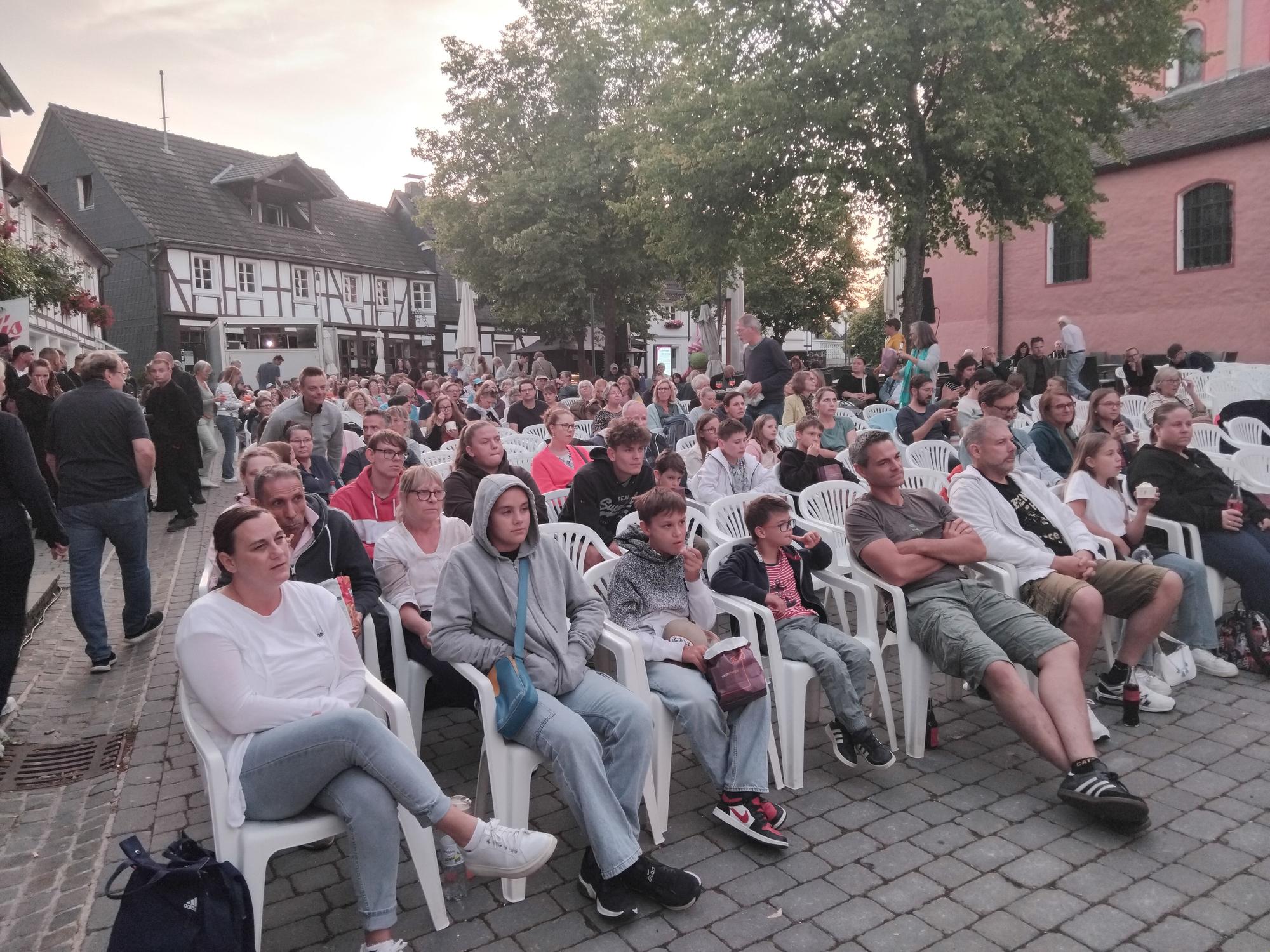 Fast ausverkauft: Von den 350 Stühlen blieben nur wenige leer.