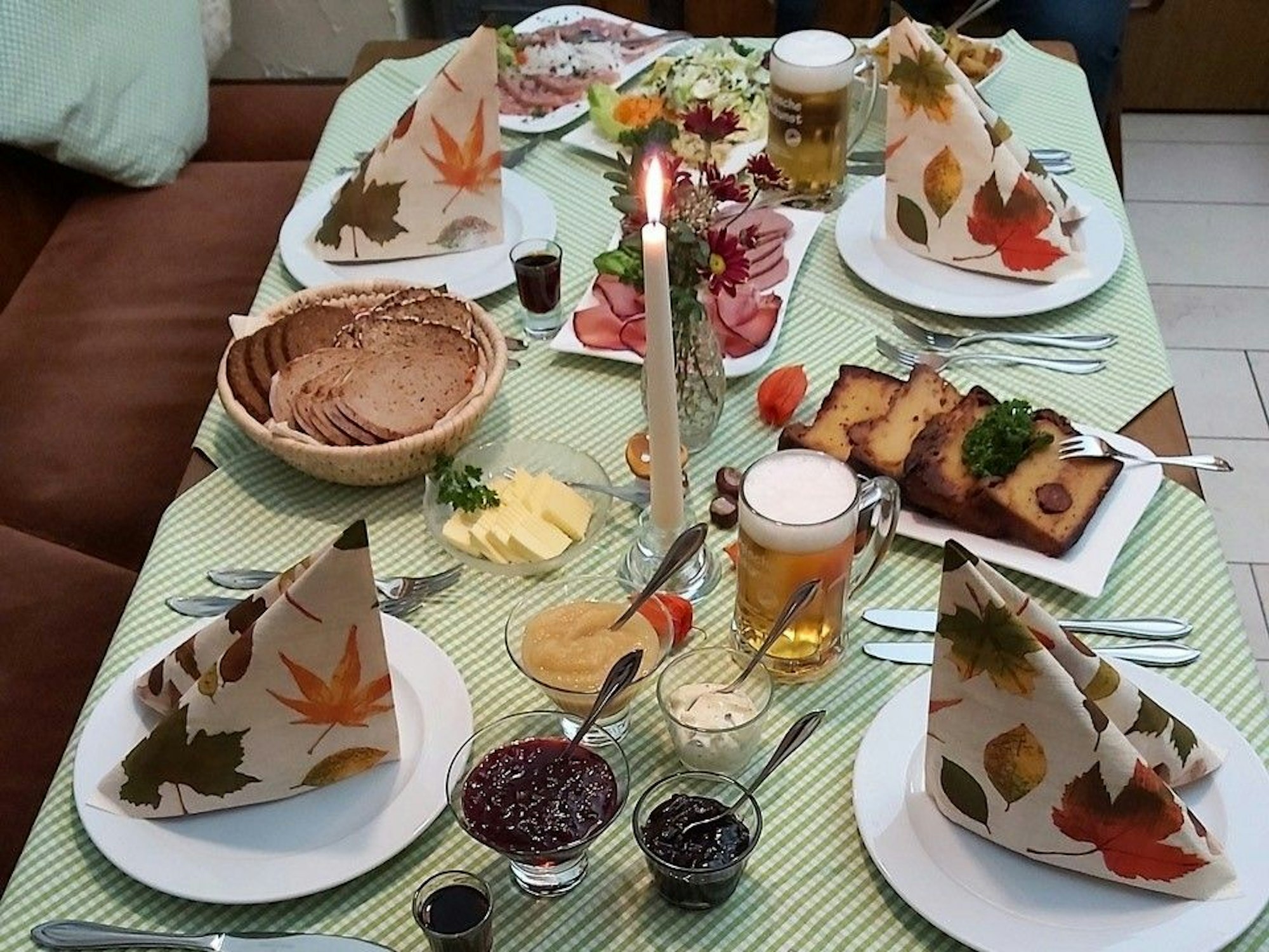Reichhaltige bergische Kaffeetafel in Lieberhausen.