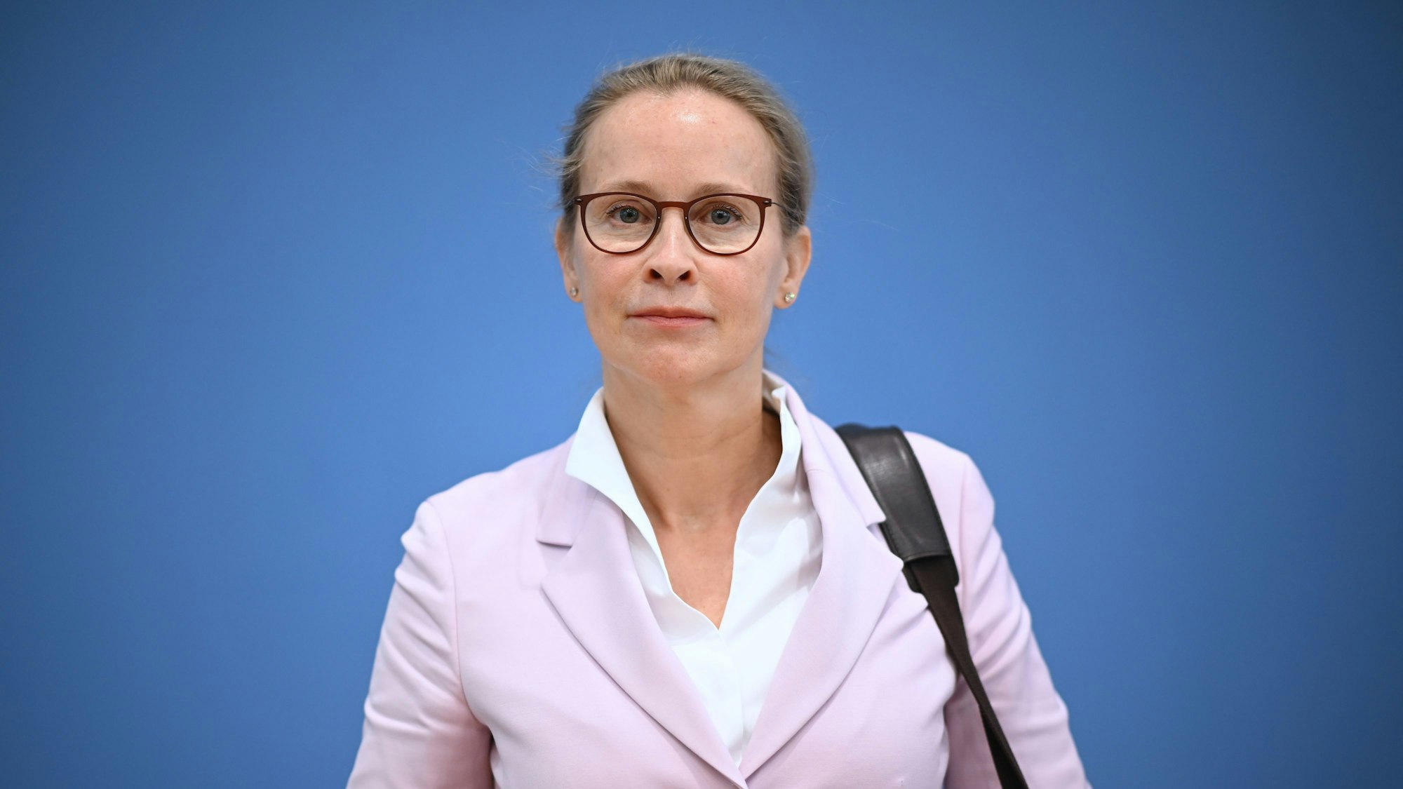 ARCHIV - 15.04.2024, Berlin: Frauke Brosius-Gersdorf, Juristin, stellt den Abschlussbericht der Kommission zur reproduktiven Selbstbestimmung und Fortpflanzungsmedizin vor. (zu dpa: «Brandenburgs Justizminister stellt sich vor Kandidatin») Foto: Britta Pedersen/dpa +++ dpa-Bildfunk +++