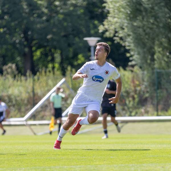 Neu im Trikot der Viktoria: Angreifer Leander Popp