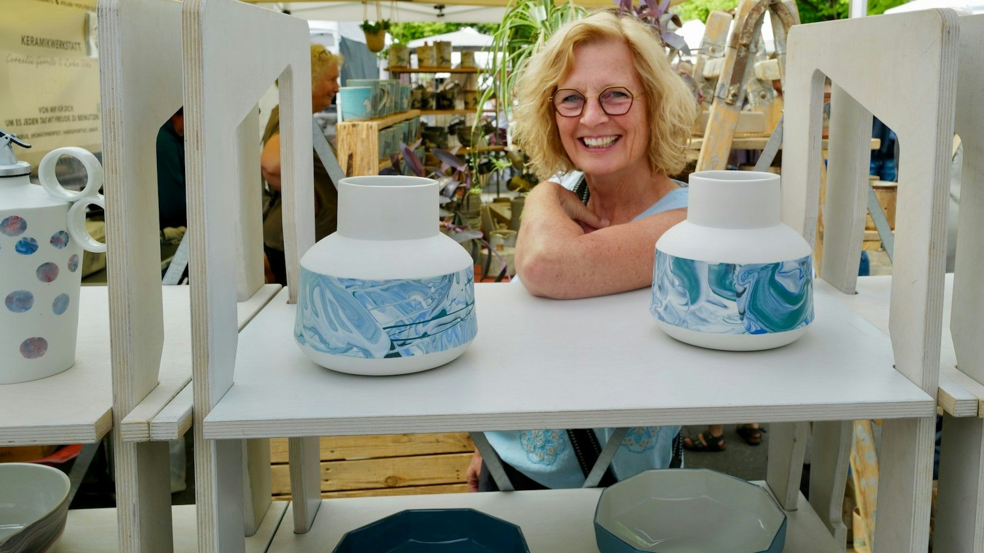 Blau wie Meer und Himmel: Donnie van Bree erweist farblich ihren Niederlanden die Reverenz.