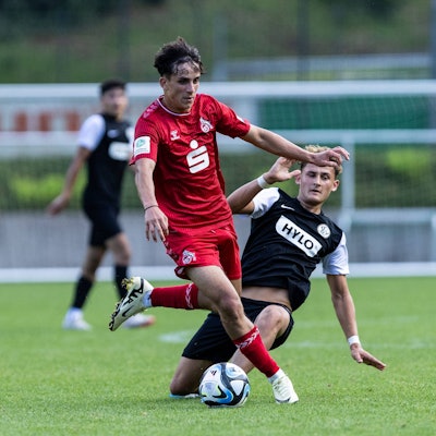 Testspiel: 1. FC Köln U19 - SV Elversberg Sportschule Hennef 10.07.2024 Jason Ponente Ramirez 1.FC Köln U19, 21 Testspiel: 1. FC Köln U19 - SV Elversberg Sportschule Hennef 10.07.2024 *** Test match 1 FC Köln U19 SV Elversberg Sportschule Hennef 10 07 2024 Jason Ponente Ramirez 1 FC Köln U19, 21 Test match 1 FC Köln U19 SV Elversberg Sportschule Hennef 10 07 2024 Copyright: xBEAUTIFULxSPORTS/Buriakovx
