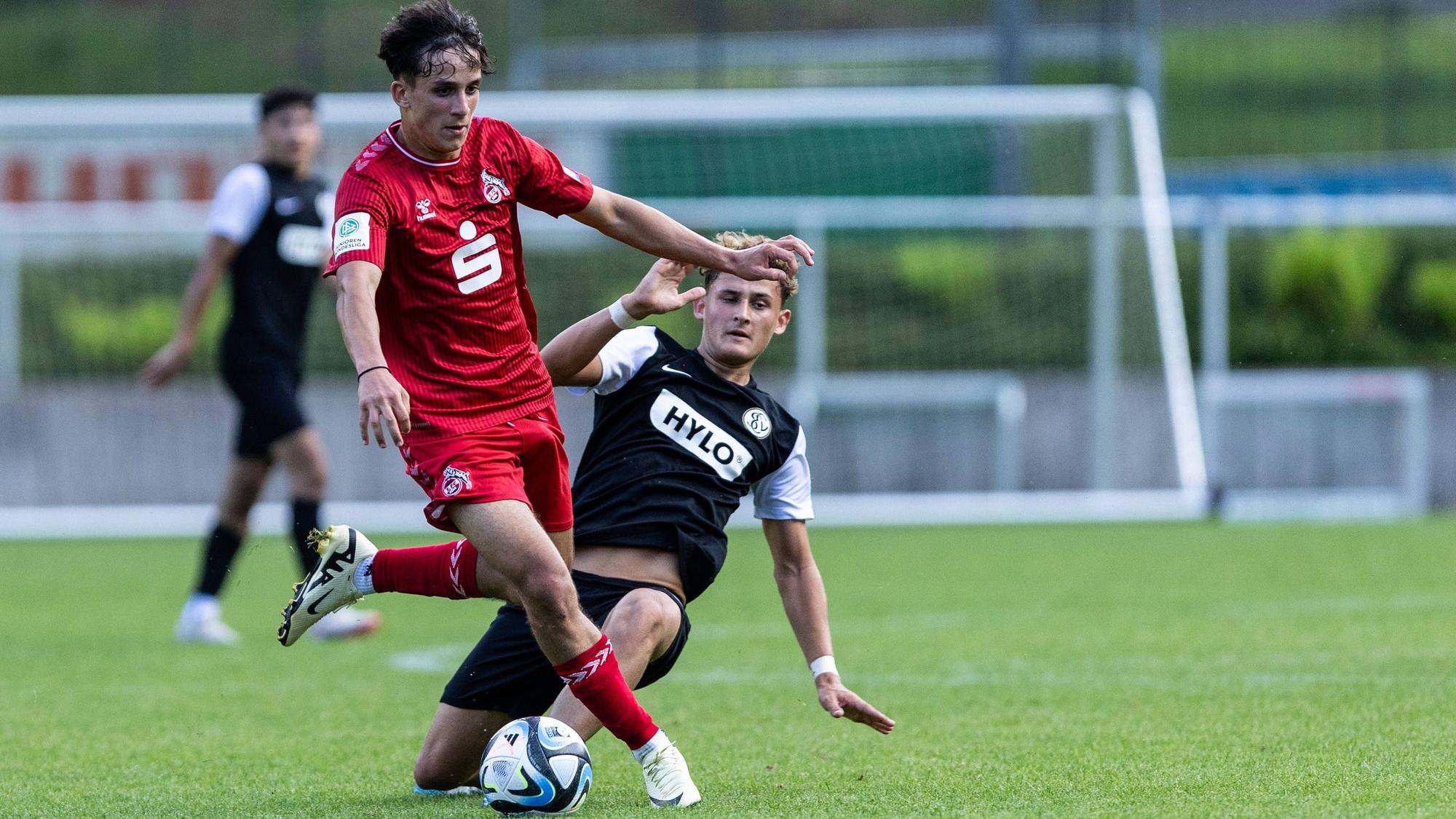 Testspiel: 1. FC Köln U19 - SV Elversberg Sportschule Hennef 10.07.2024 Jason Ponente Ramirez 1.FC Köln U19, 21 Testspiel: 1. FC Köln U19 - SV Elversberg Sportschule Hennef 10.07.2024 *** Test match 1 FC Köln U19 SV Elversberg Sportschule Hennef 10 07 2024 Jason Ponente Ramirez 1 FC Köln U19, 21 Test match 1 FC Köln U19 SV Elversberg Sportschule Hennef 10 07 2024 Copyright: xBEAUTIFULxSPORTS/Buriakovx