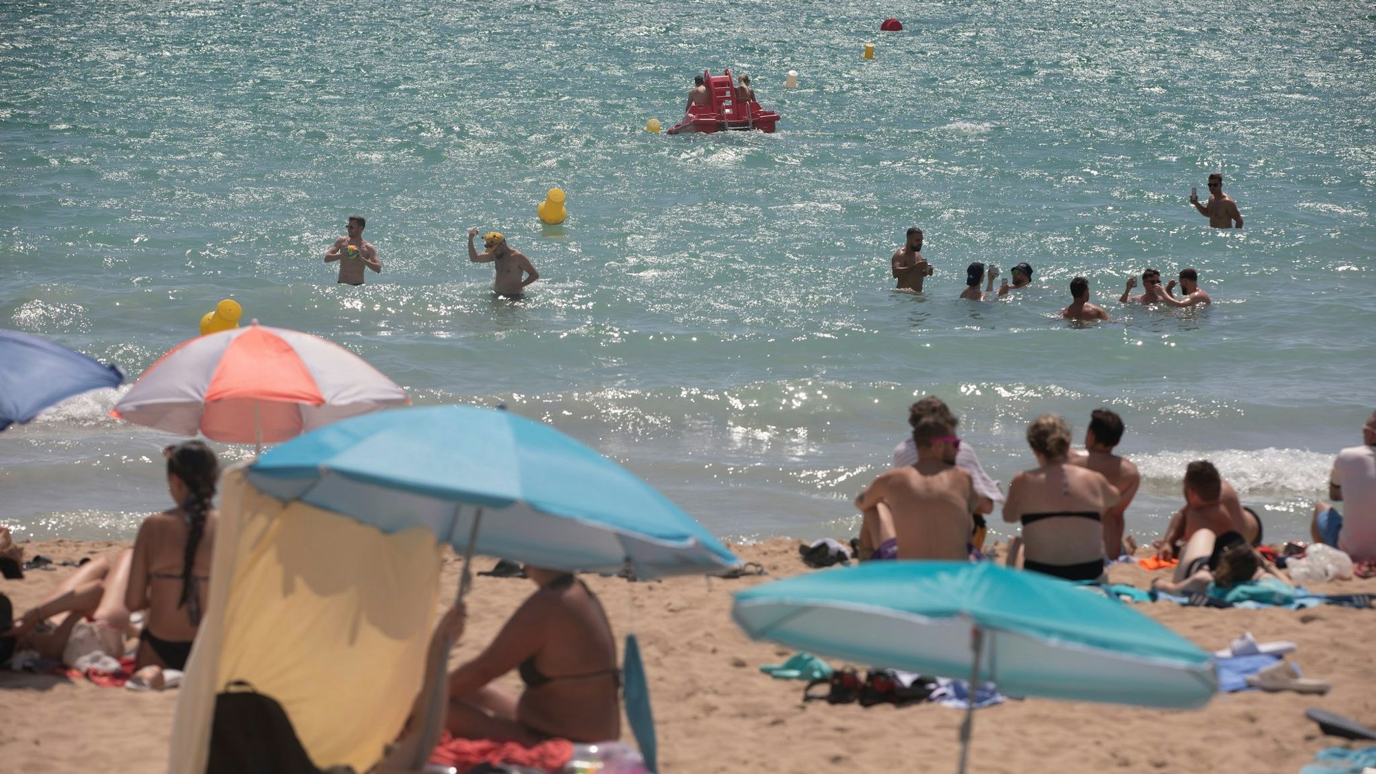Wer darf wann in die Sommerferien - zwischen den Bundesländern kommt es darüber immer wieder zum Streit. (Archivbild)