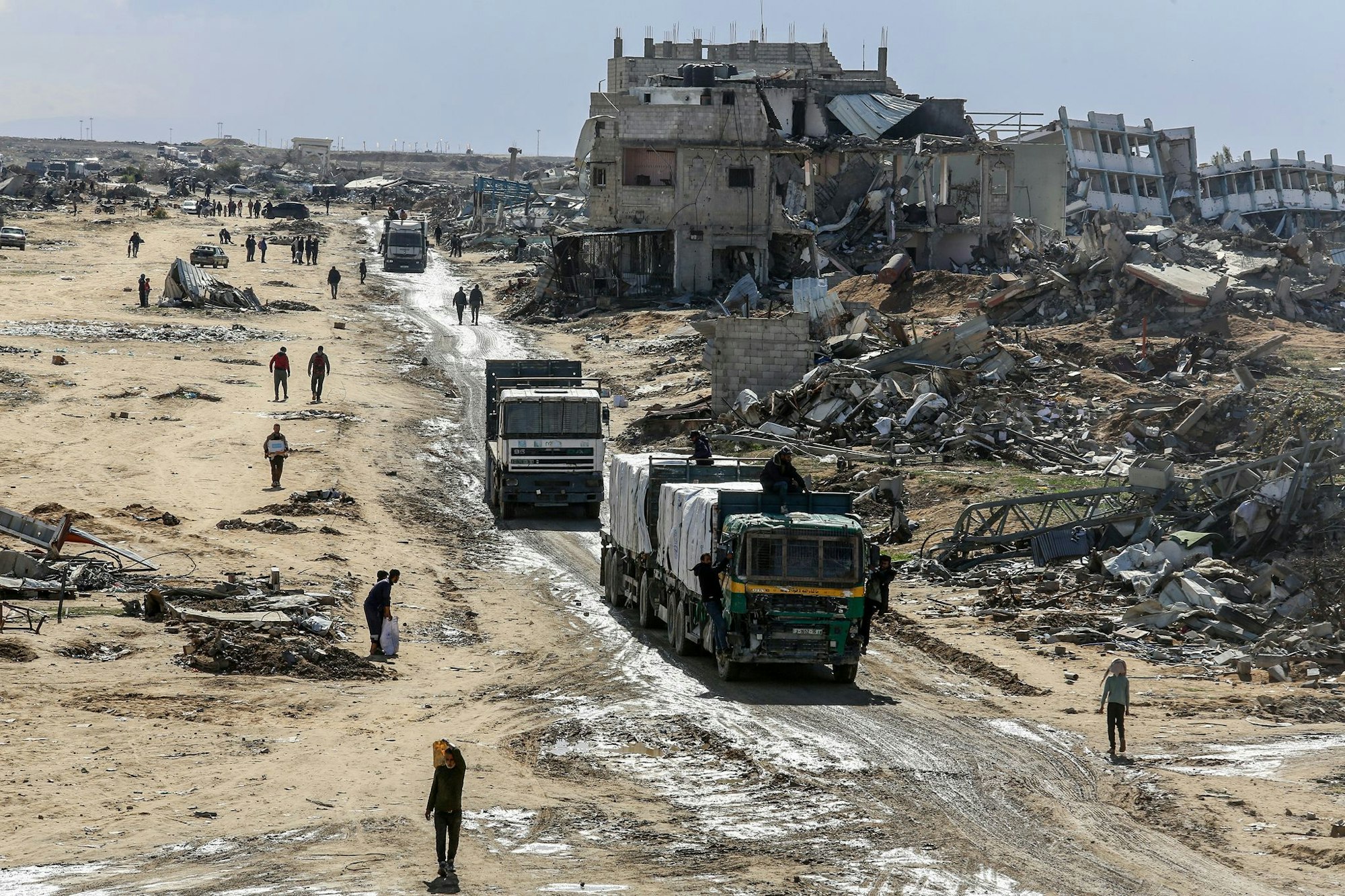 Aus Sicht der EU gelangen noch immer viel zu wenige Hilfslieferungen in den Gazastreifen. (Archivbild)
