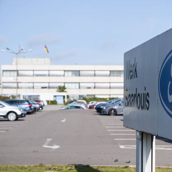 Die Ford-Mitarbeiter in Saarlouis sind verärgert, da ihnen bei Insolvenz kein Schutzschirmverfahren geboten wird. (Archivbild)