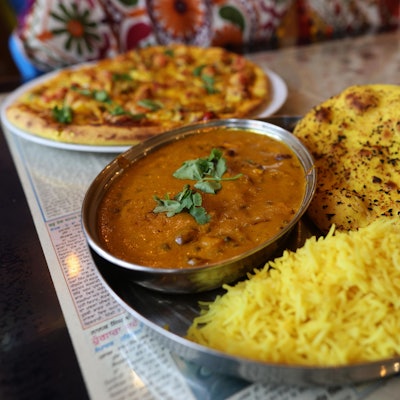 „Ma Rajma Paneer Curry“ von Chefköchin Gursharanjit Kaur Jawanda im Haldi Spoon.