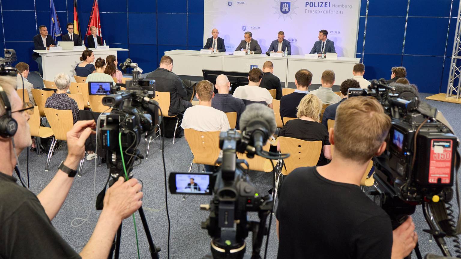 Pressekonferenz von Polizei und Generalstaatsanwaltschaft zu Haftbefehl wegen Verdacht des vollendeten und versuchten Mordes im Internet. (Archivbild)