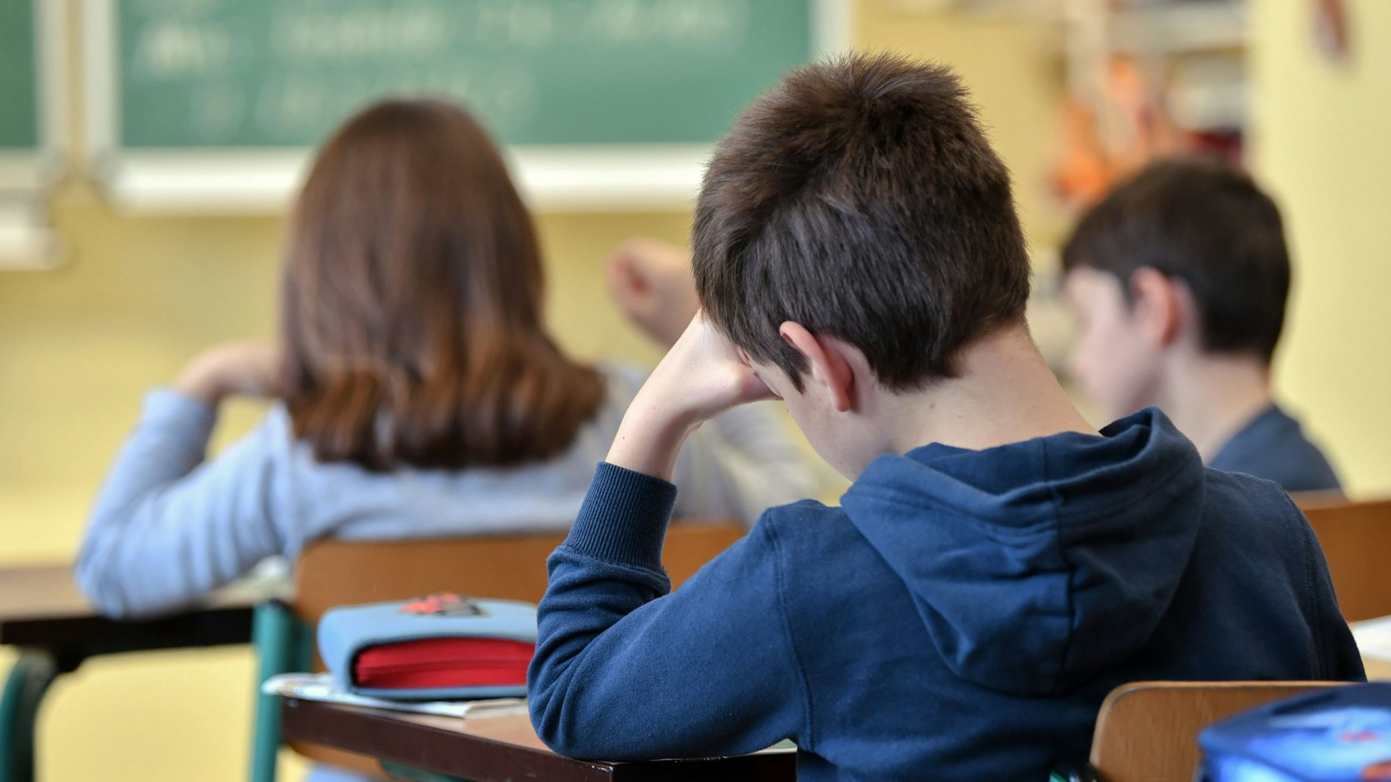 Leistungsdruck, Mobbing, soziale Ängste und Lese- oder Rechtschreibschwäche sind die häufigsten Ursachen, die zur Schulangst führen können. (Archivbild)