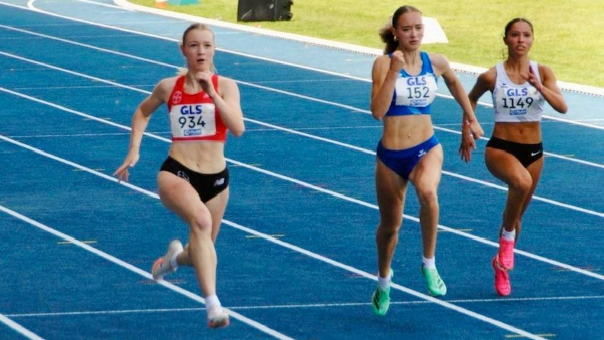 Bild von einem 100-Meter-Lauf der Frauen.