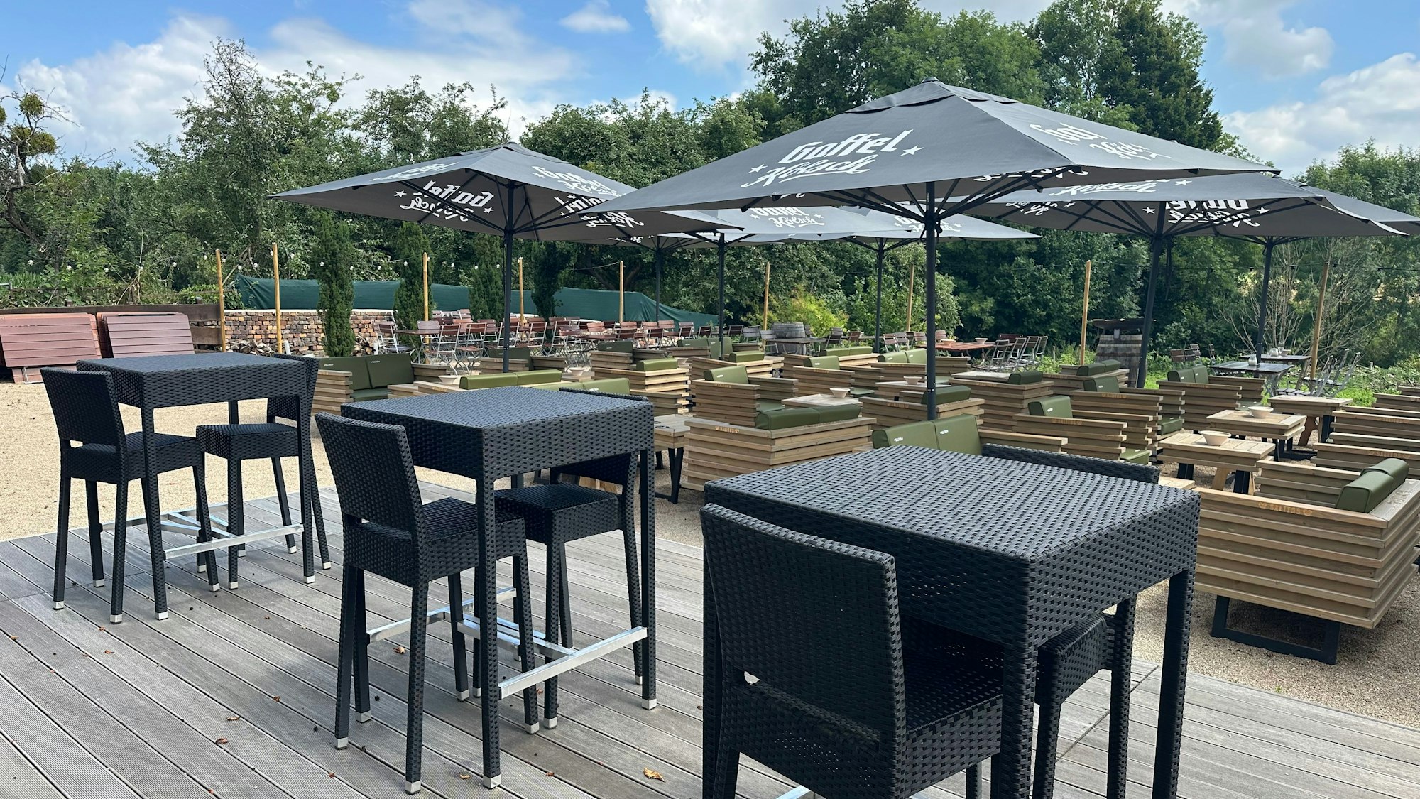 Im Biergarten des Da Vet in der Niederpleiser Mühle gibt es eine eigene Karte mit Preisen für Familien.