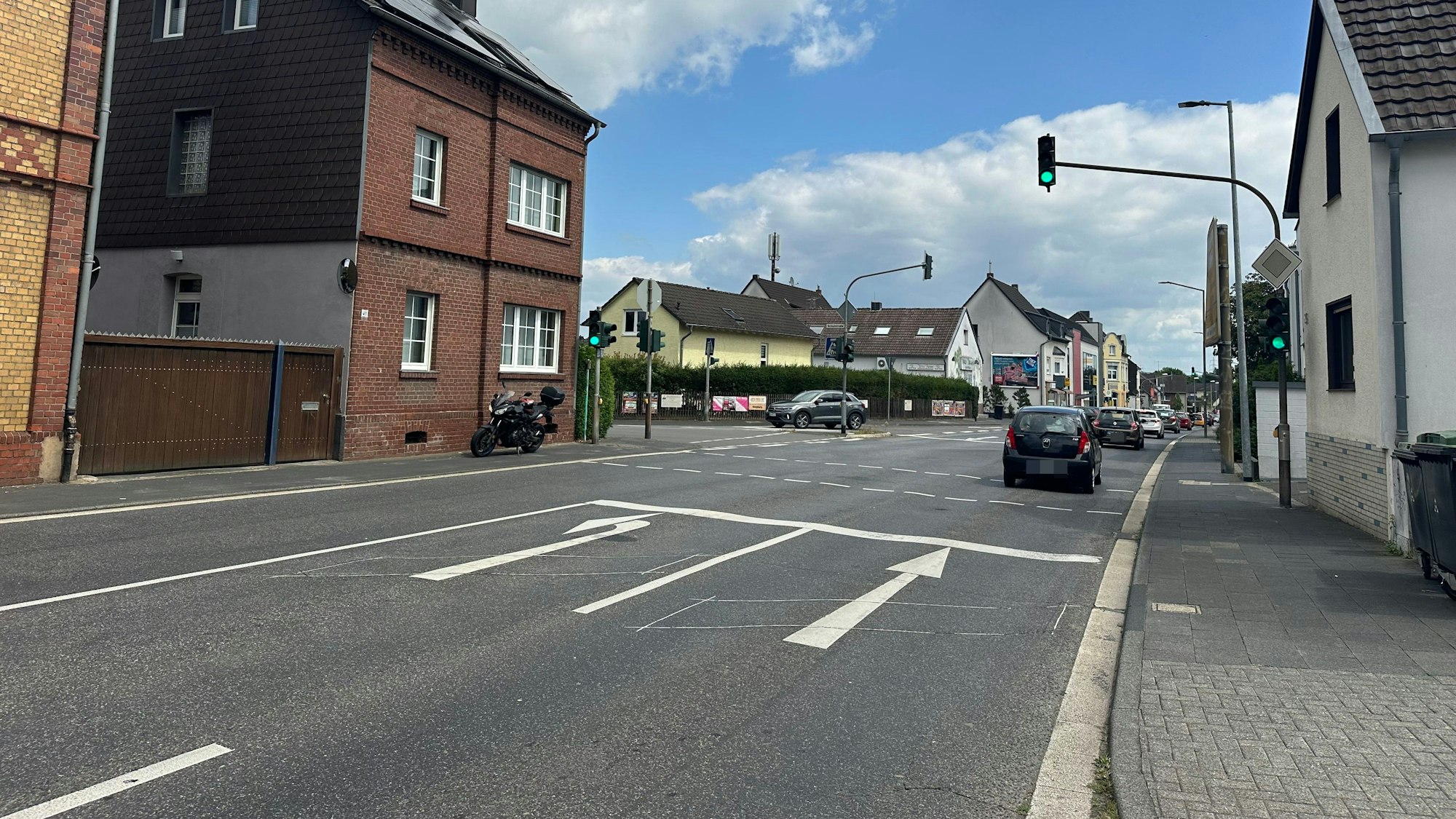 Linksabbiegespur in die Schulstraße