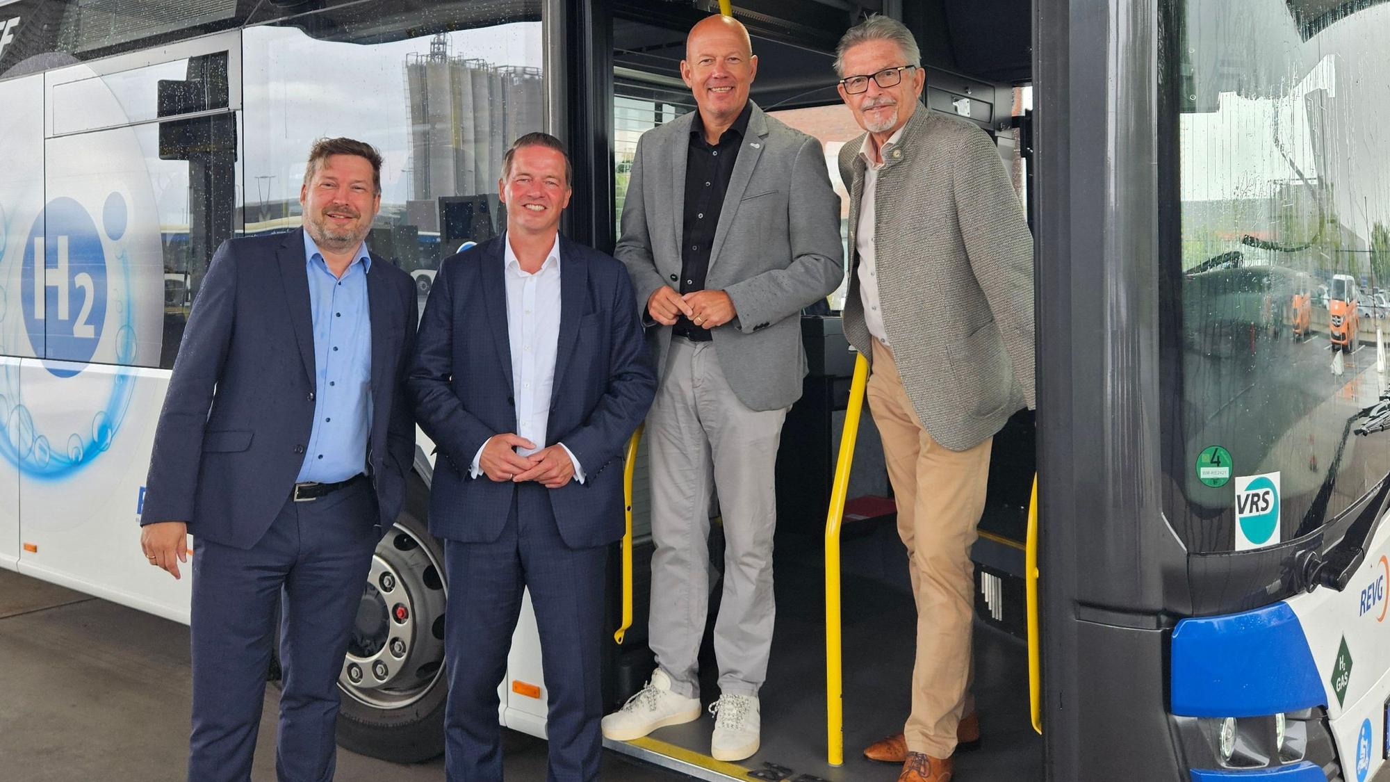 Die Verantwortlichen der REVG: Geschäftsführer Martin Gawrisch, Aufsichtsratsvorsitzender Gregor Golland, Landrat Frank Rock und Geschäftsführer Walter Reinarz.