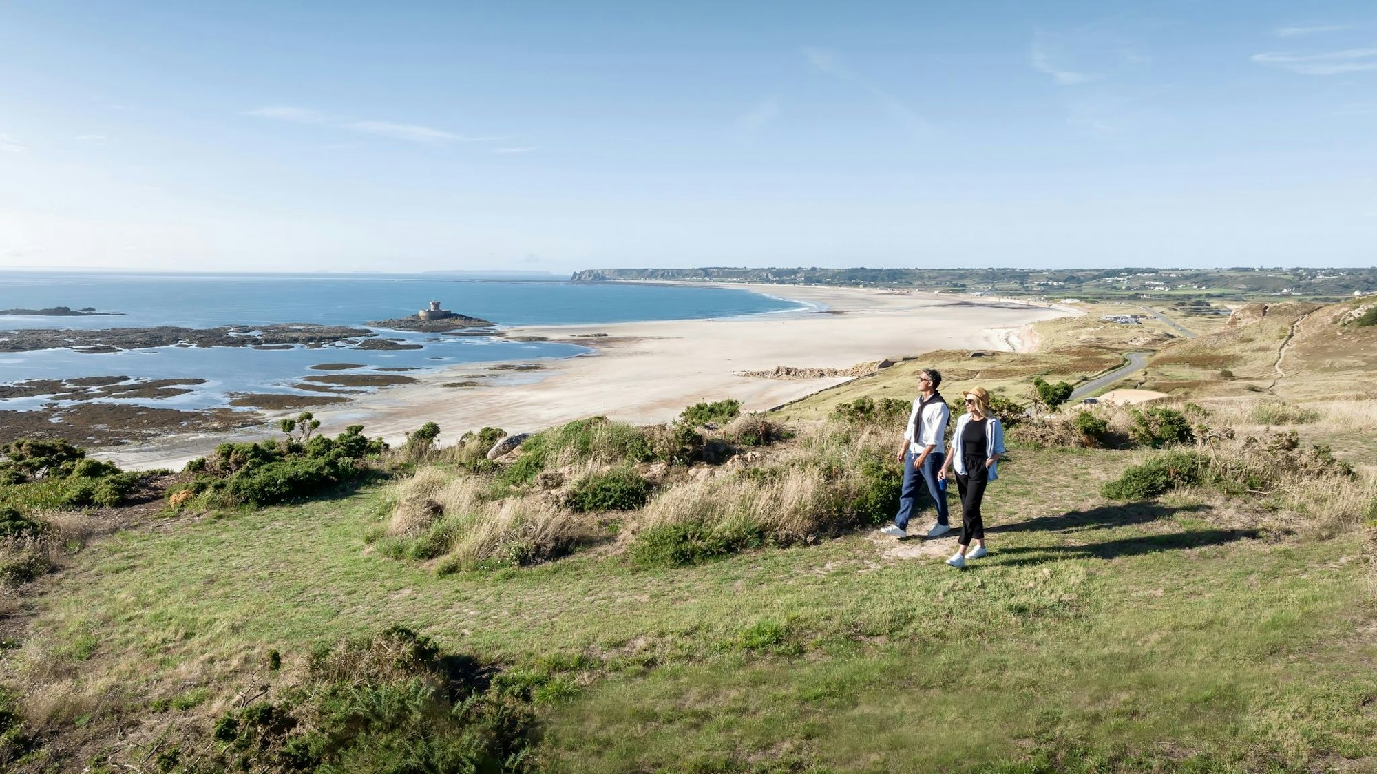 Auf 77 Kilometern führt der «Jersey Tidal Trail» vorbei an imposanten Steilklippen und weitläufigen Buchten.