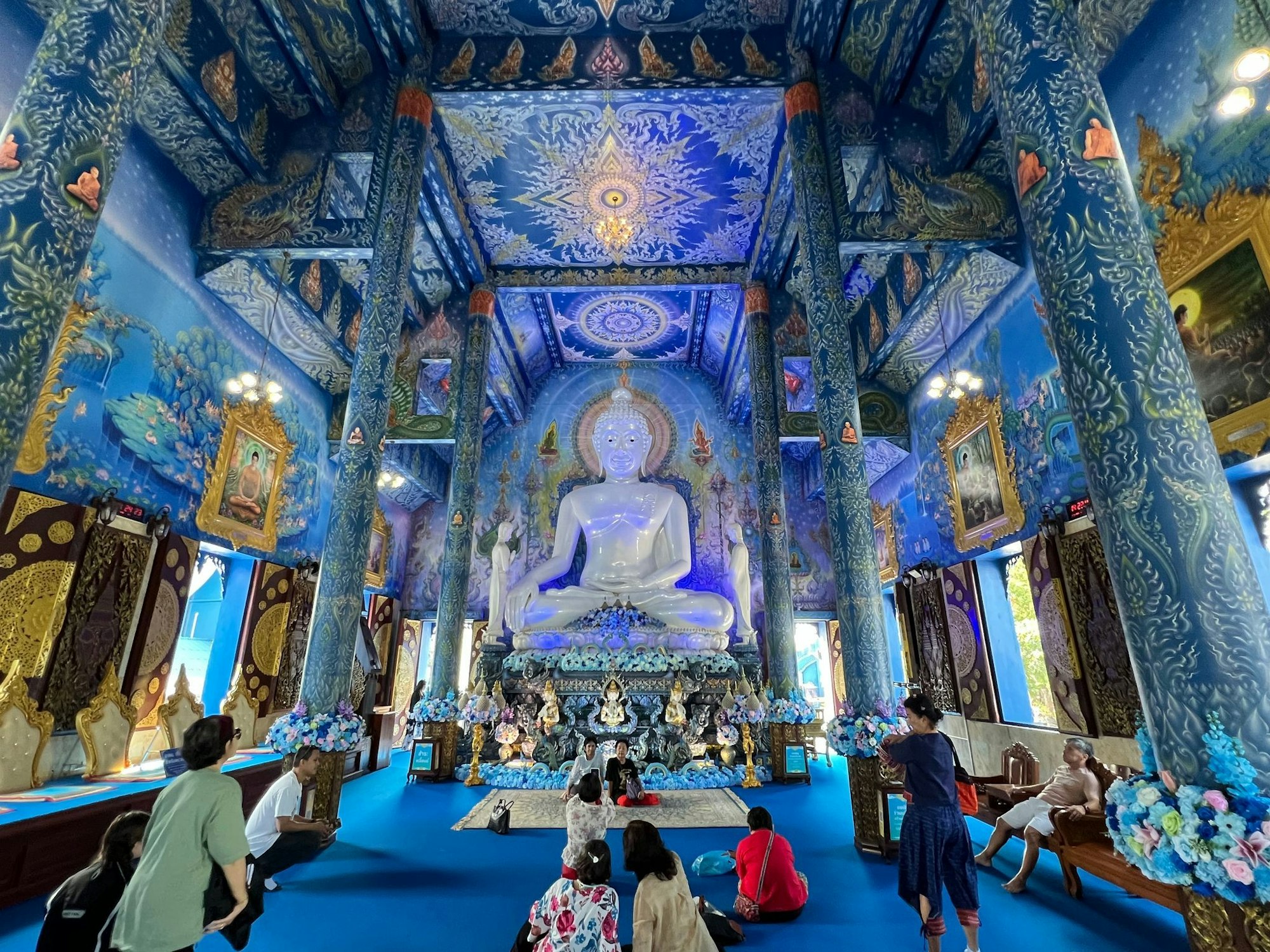 Die meisten Thais sind tiefgläubig und spenden viel Geld an Tempel. (Archivbild)