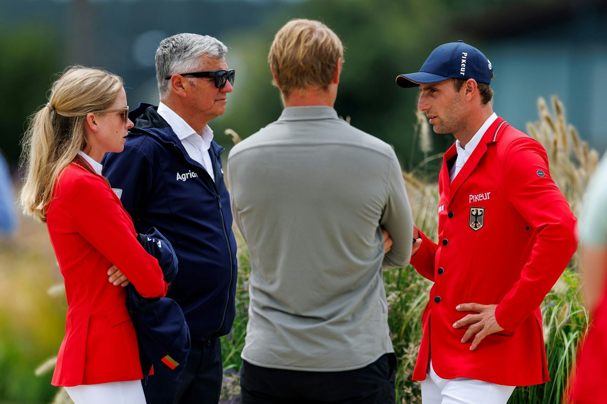 Team-Besprechung bei der EM der Springreiter.