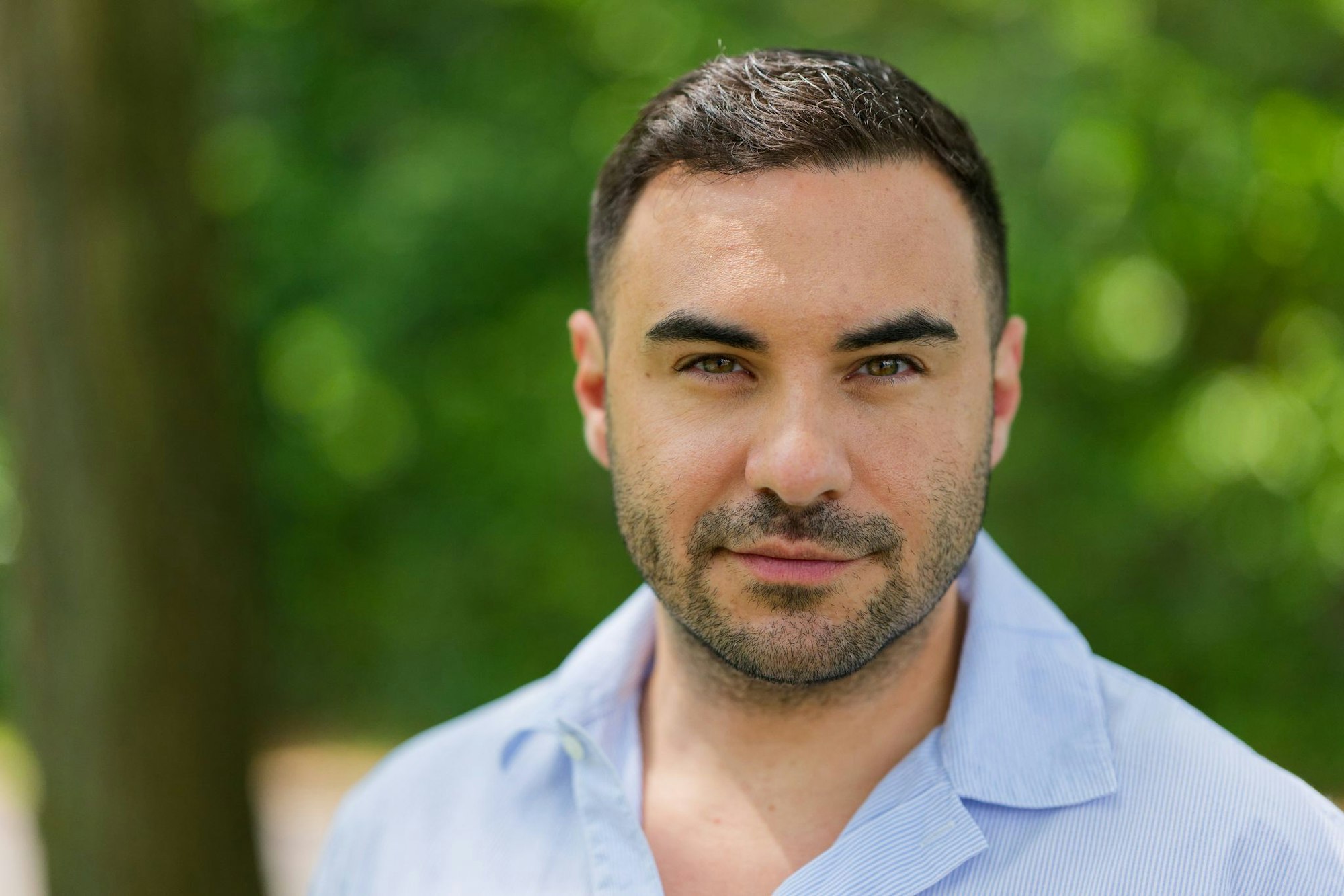 Serien-Star Lars Steinhöfel glaubt, dass die Deutschen es einfach lieben, «schlecht drauf zu sein».