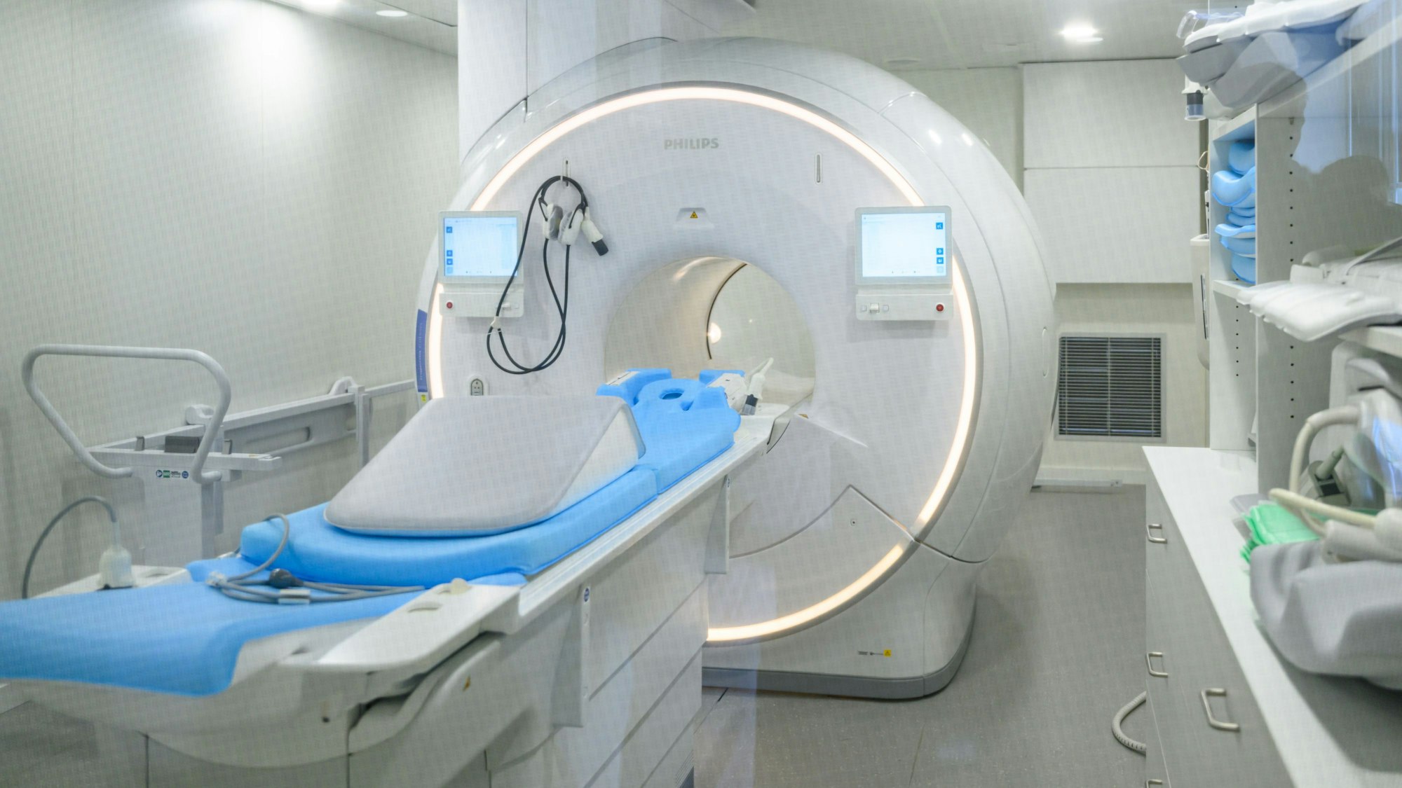 Ein Magnetresonanztomograf (MRT) in einer Klinik. (Symbolbild)