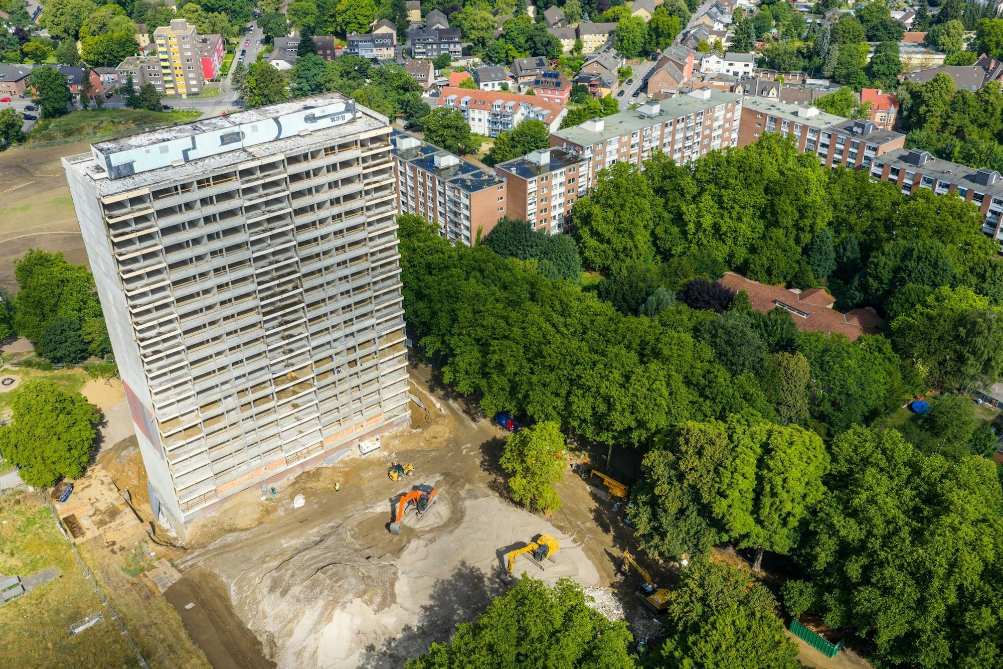 Das Gebäude ist entkernt, jetzt erledigen die Sprengmeister den Rest.