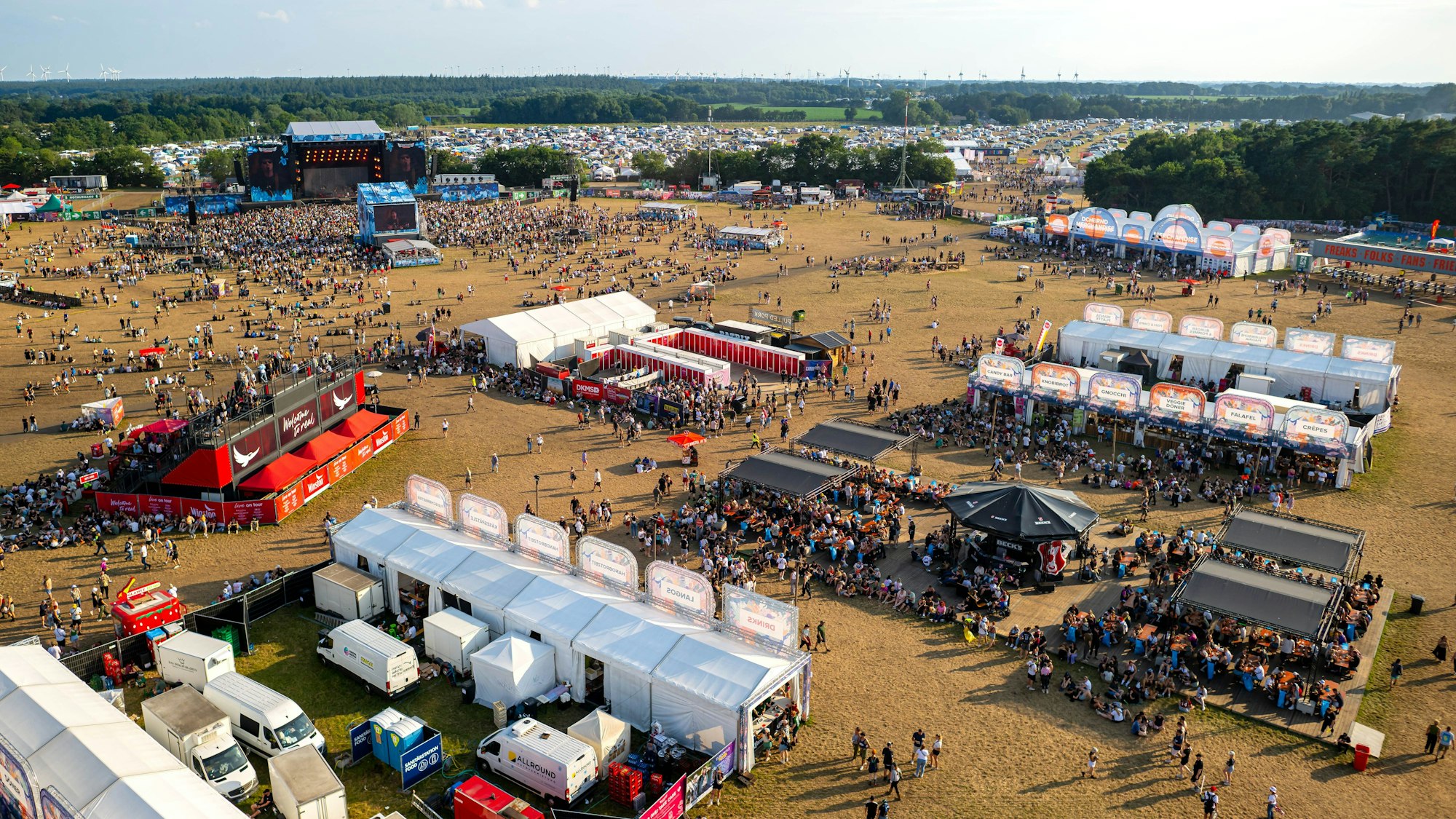 Bisher ist unklar, wie es zu dem Unglück auf dem Festival in Norddeutschland gekommen ist.
