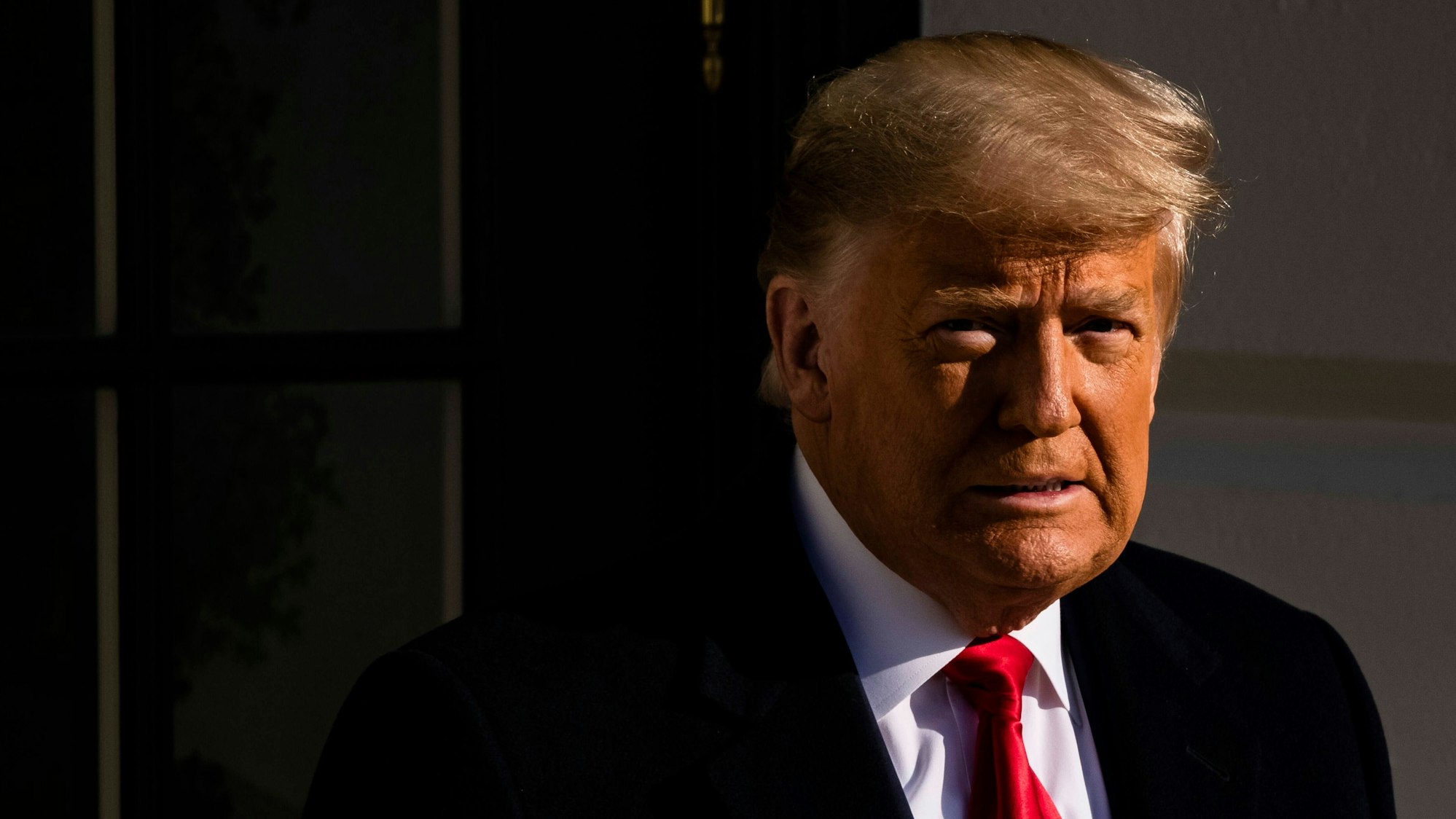 Hat Donald Trump etwas zu vergergen? Dass die US-Regierung die Epstein-Akten nicht freigeben will, sorgt in den USA für Unverständnis und Spekulationen. (Archivbild)