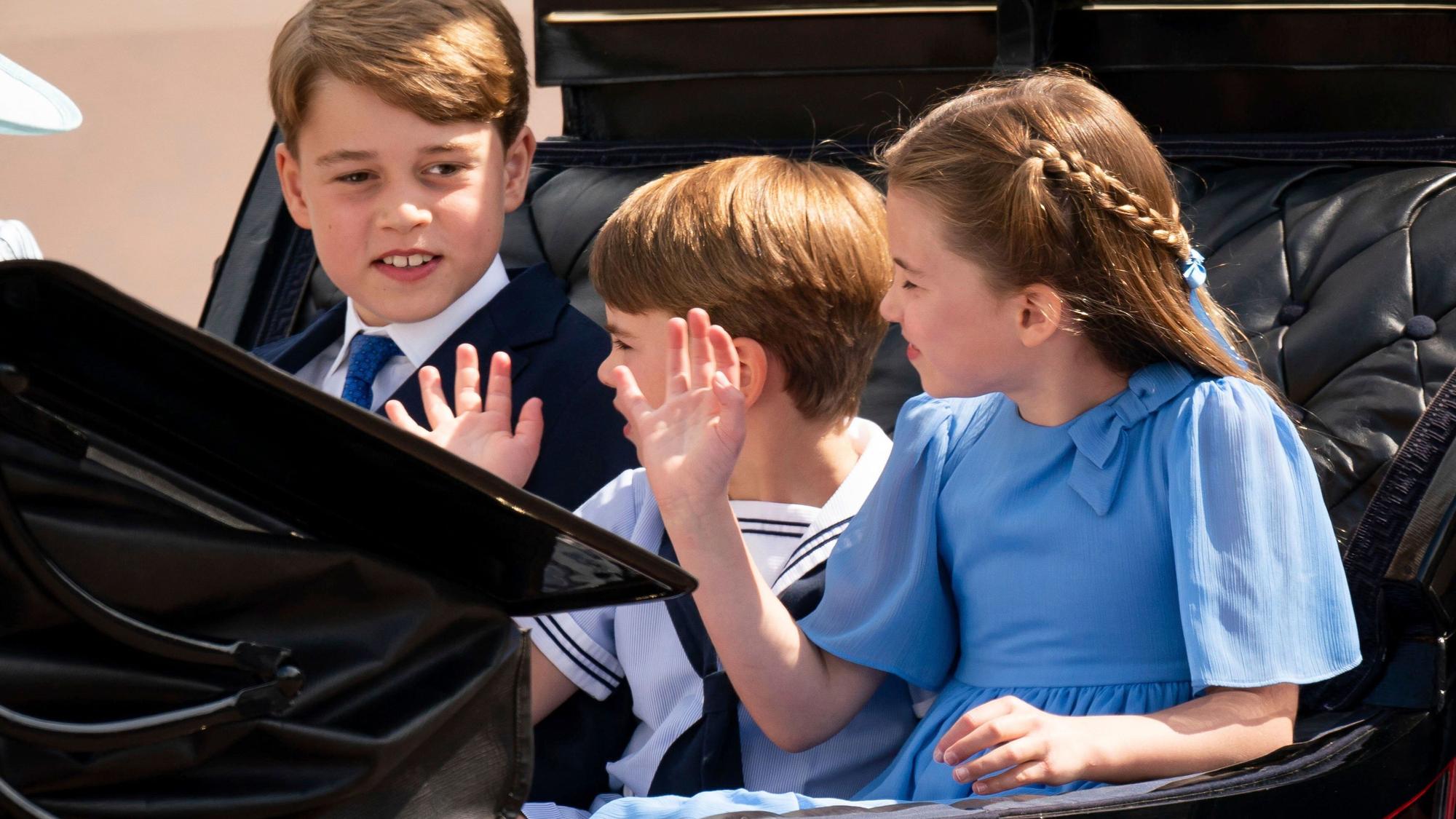 Prinz George (l-r), Prinz Louis und Prinzessin Charlotte
