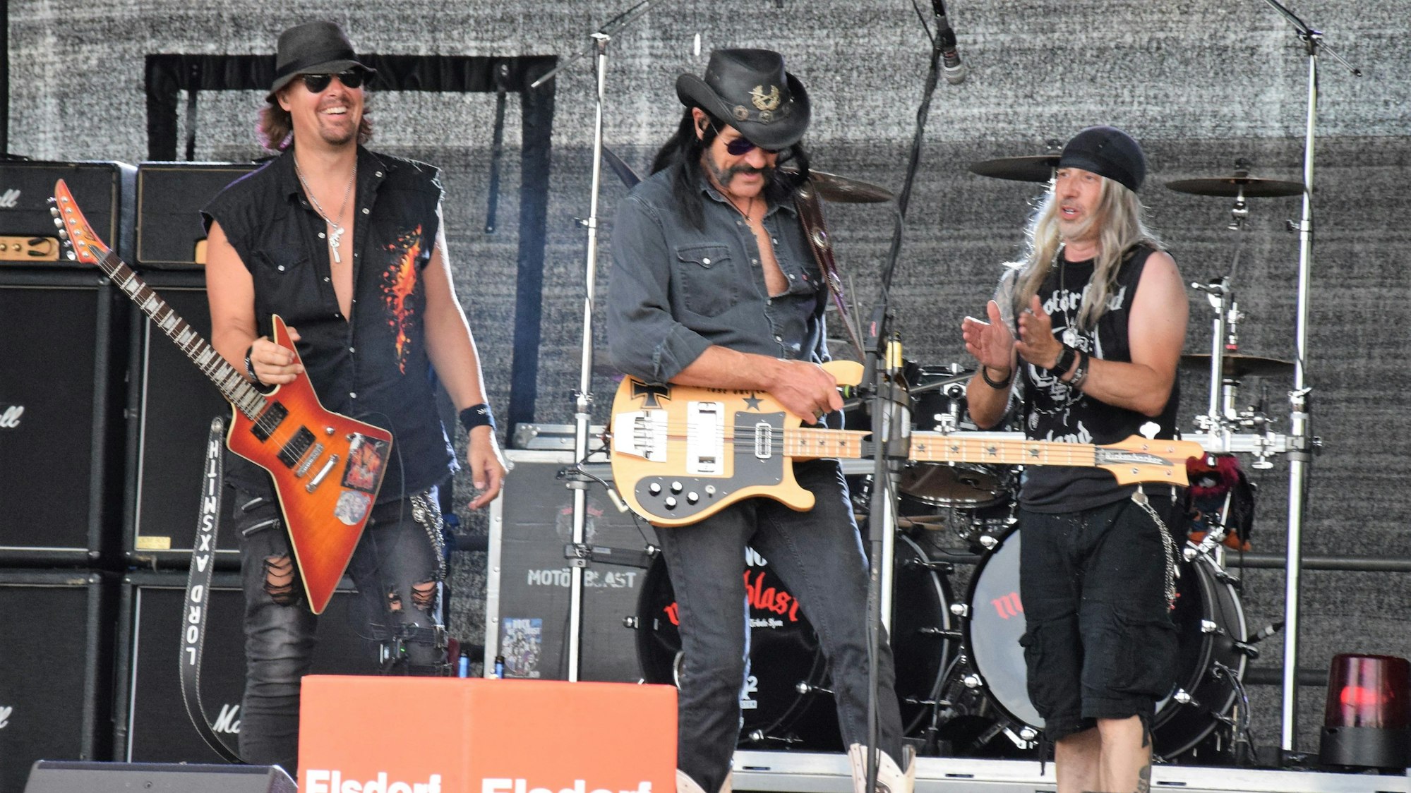 Das Foto zeigt die Band Motörblast.