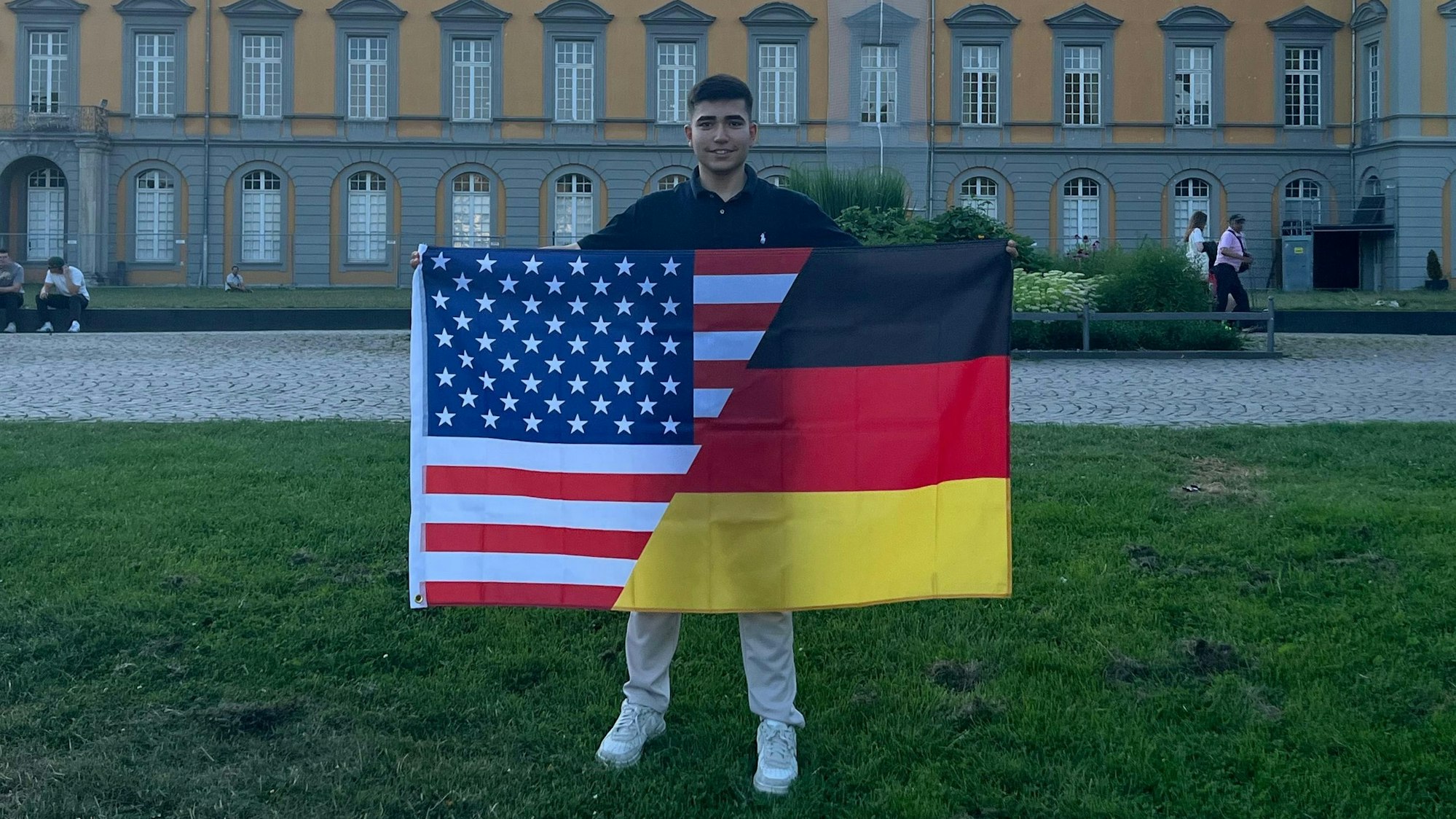 Der 16-jährige Emil Kucur aus Rheinbach kann den Tag seiner Ausreise in die USA kaum erwarten.