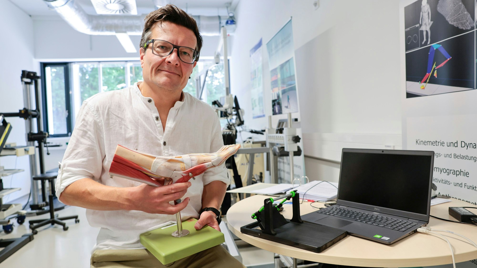 Die Fußmuskulatur ist das Spezialgebiet von Biomechaniker Dr. Jan-Peter Goldmann.
